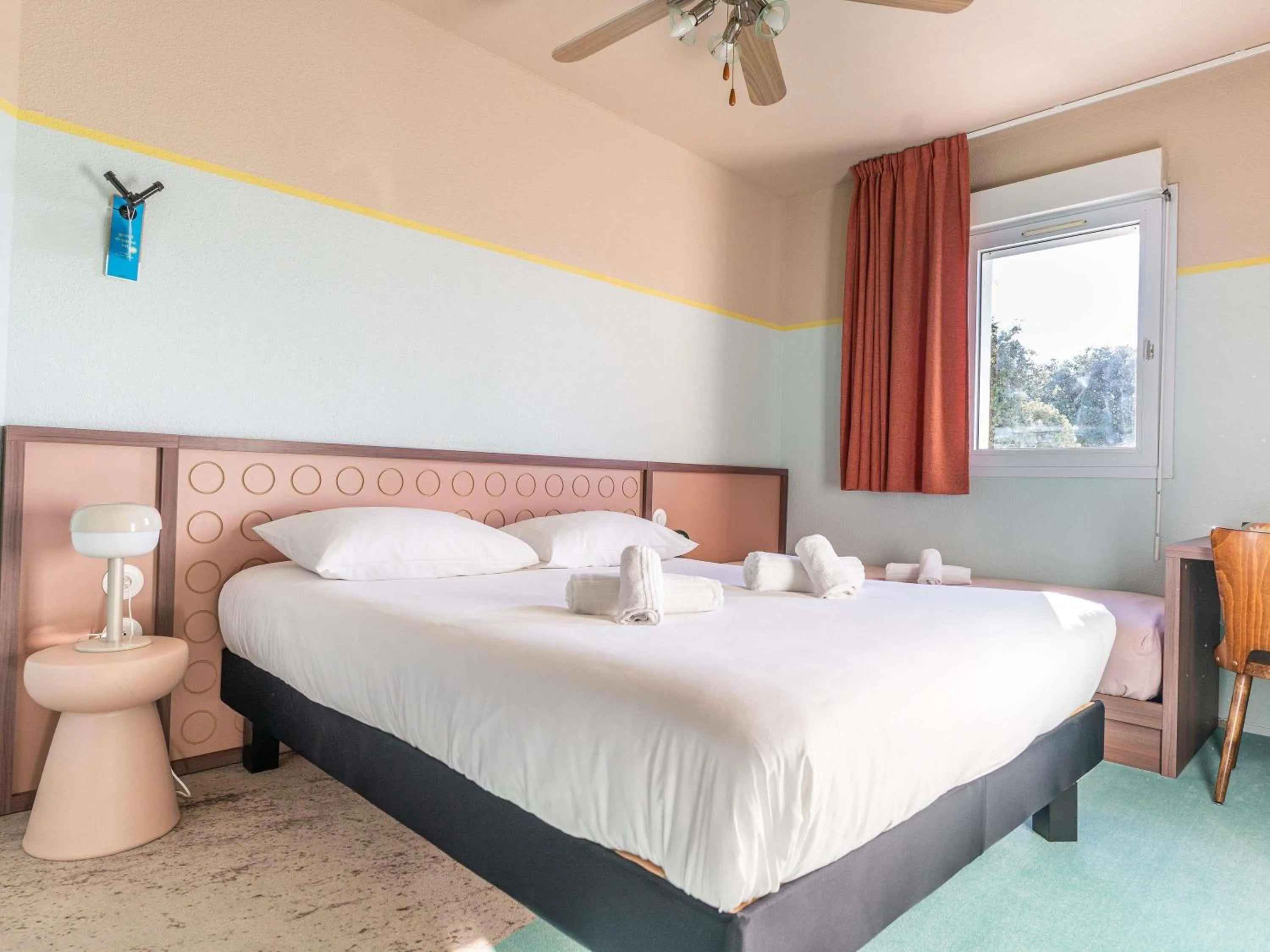 Bedroom, Bed in greet hôtel Pont du Gard - Route d'Avignon