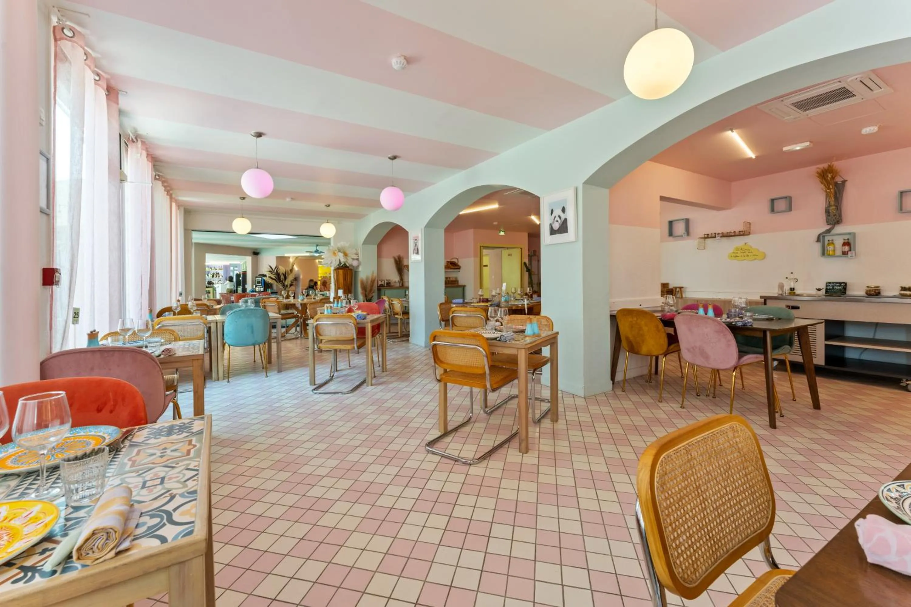 Restaurant/places to eat in greet hôtel Pont du Gard - Route d'Avignon