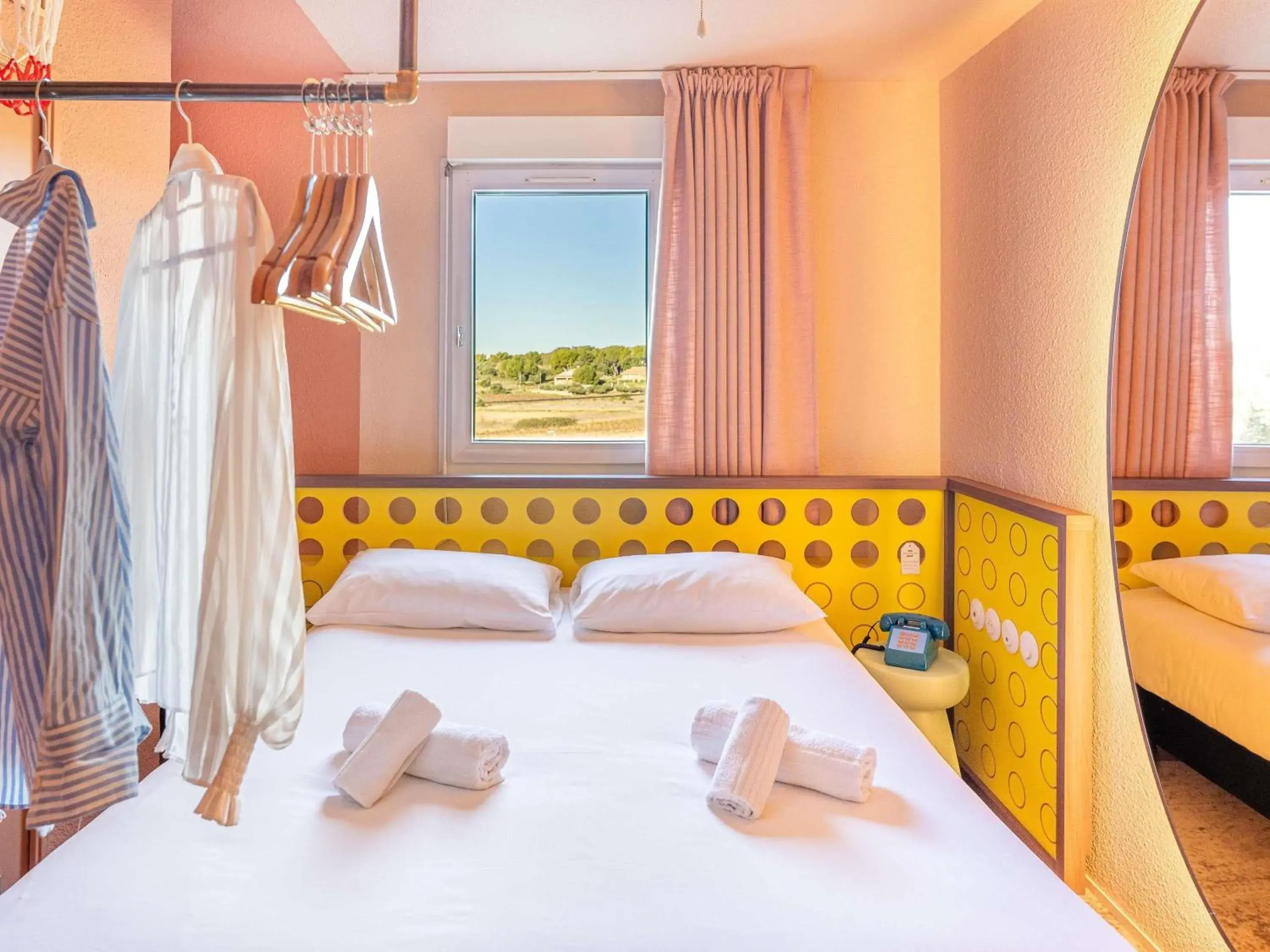 Pop Double Room in greet hôtel Pont du Gard - Route d'Avignon Pop Double Room in greet hôtel Pont du Gard - Route d'Avignon