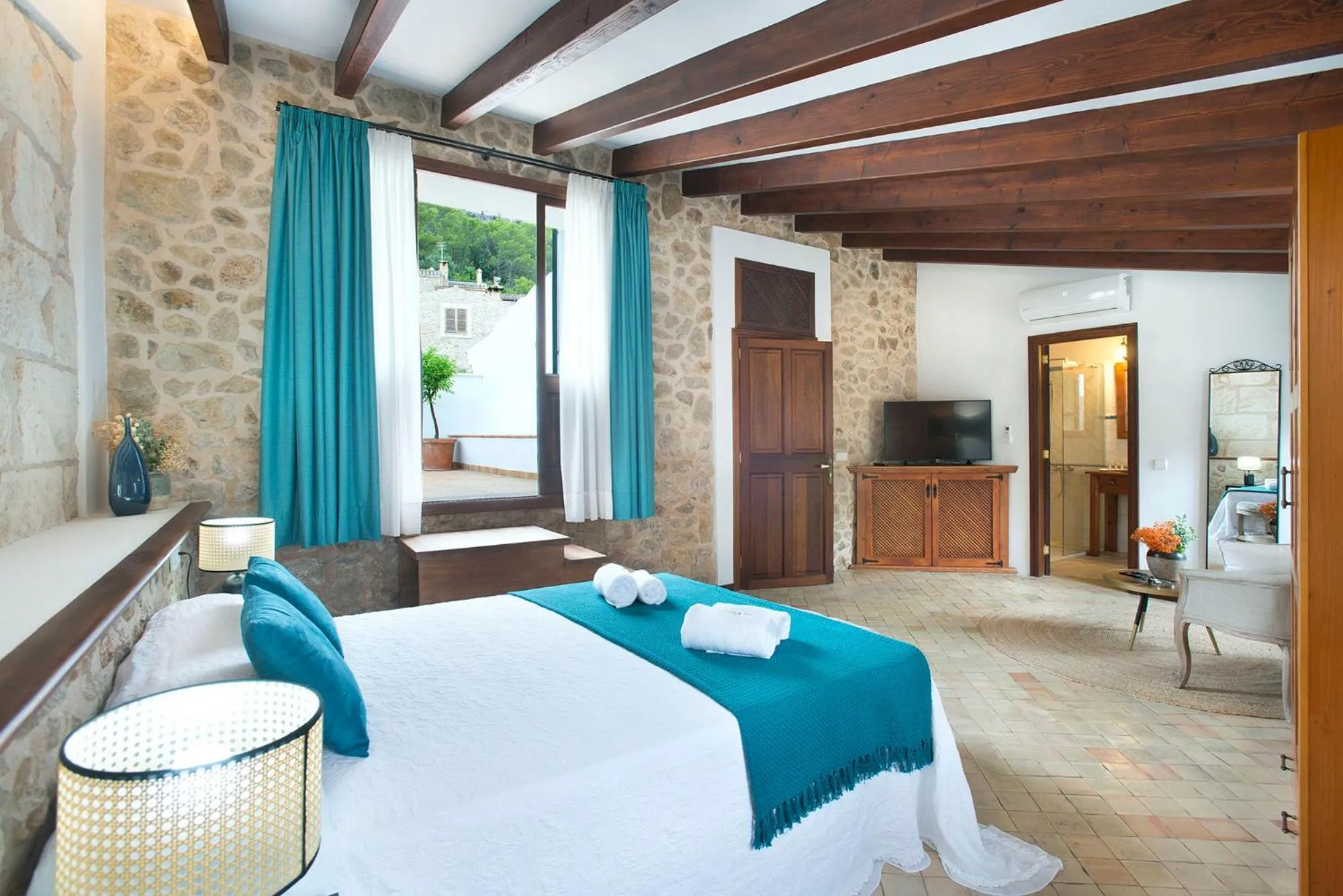 Bed in Petit Caimari - Turismo de interior