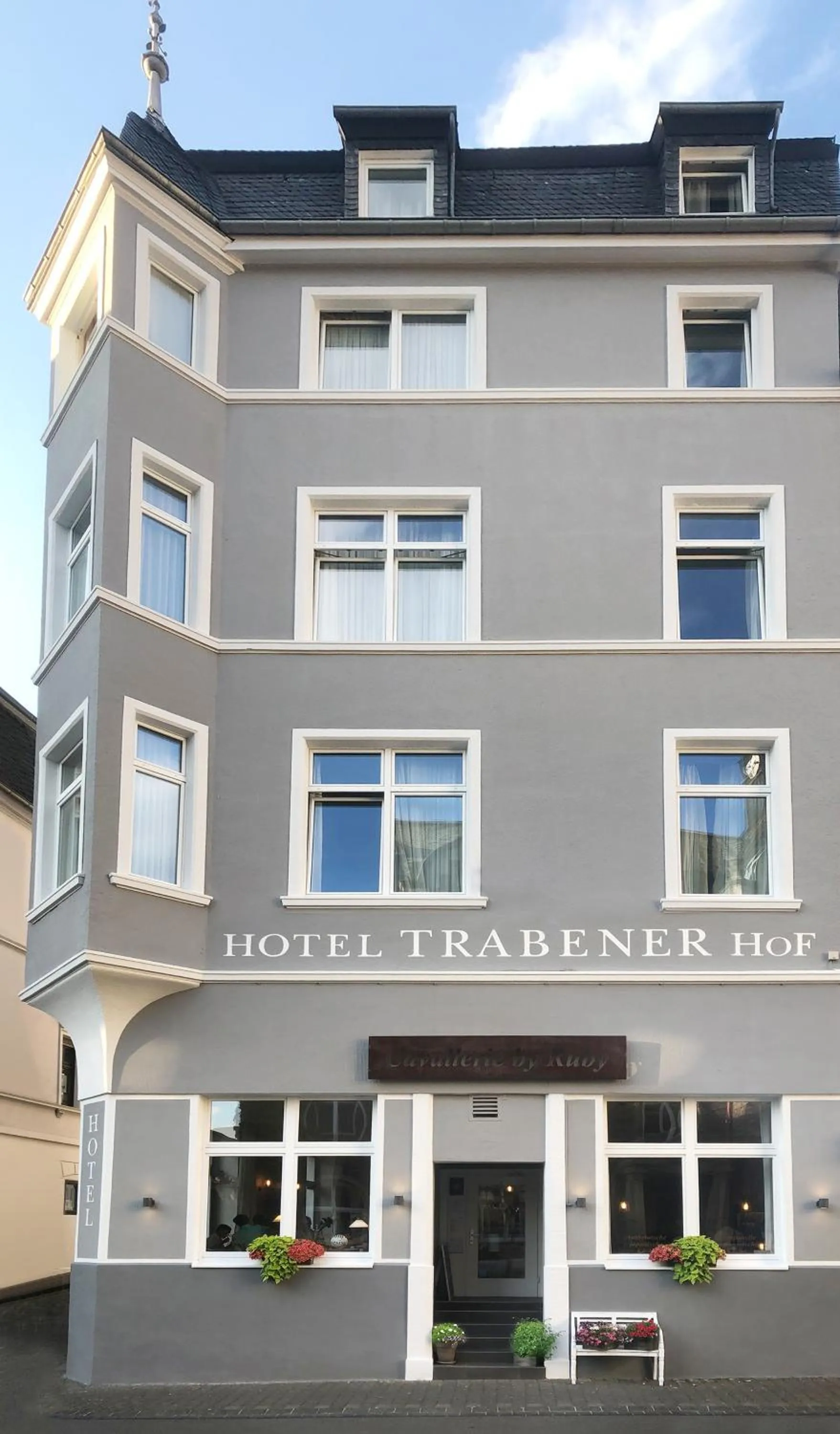 Facade/entrance in Hotel Trabener Hof