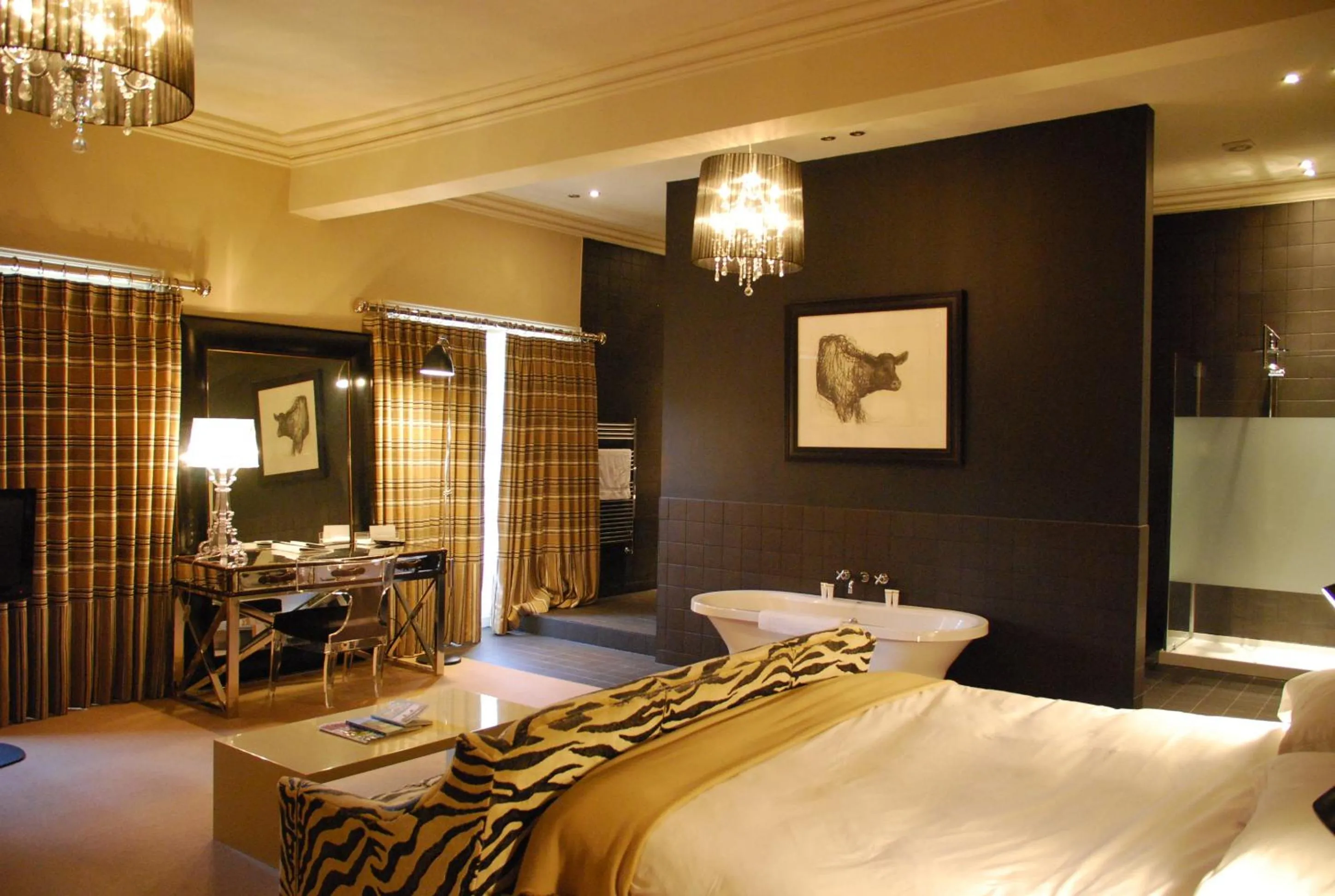 Shower, Bed in Milsoms Kesgrave Hall