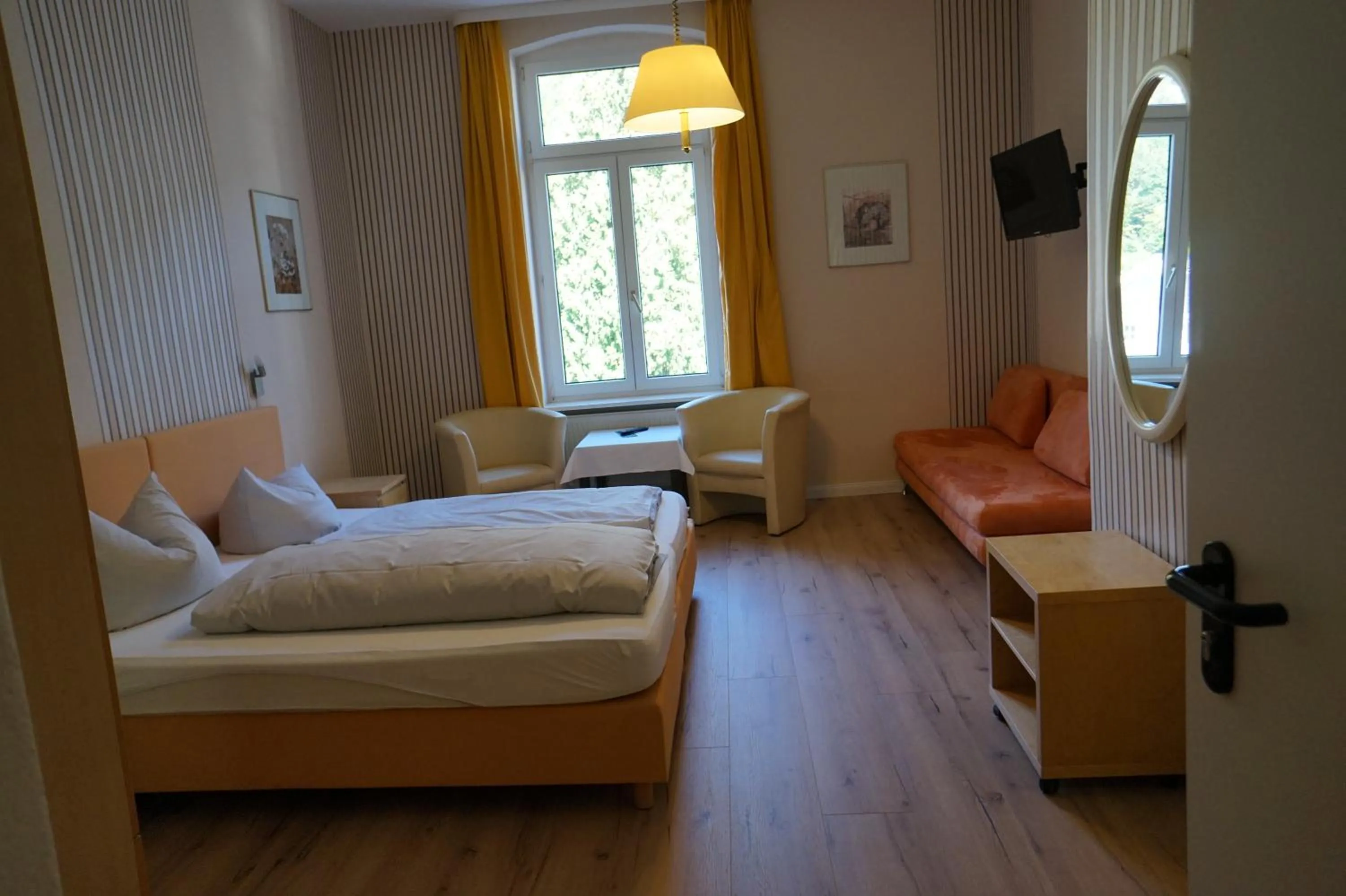 Bed in Kurhotel Quellenhof