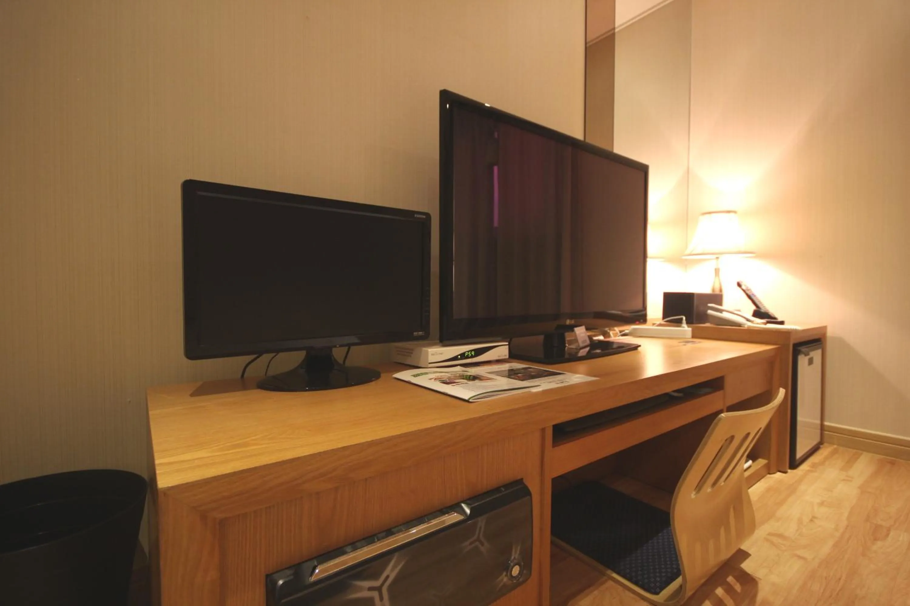 TV and multimedia, TV/Entertainment Center in Sono Hotel