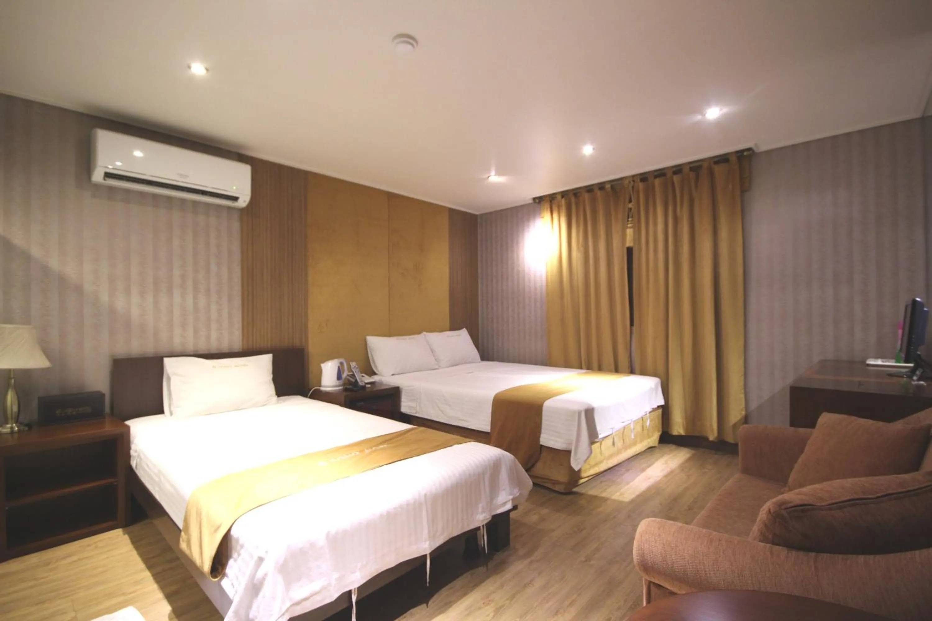 Photo of the whole room in Sono Hotel