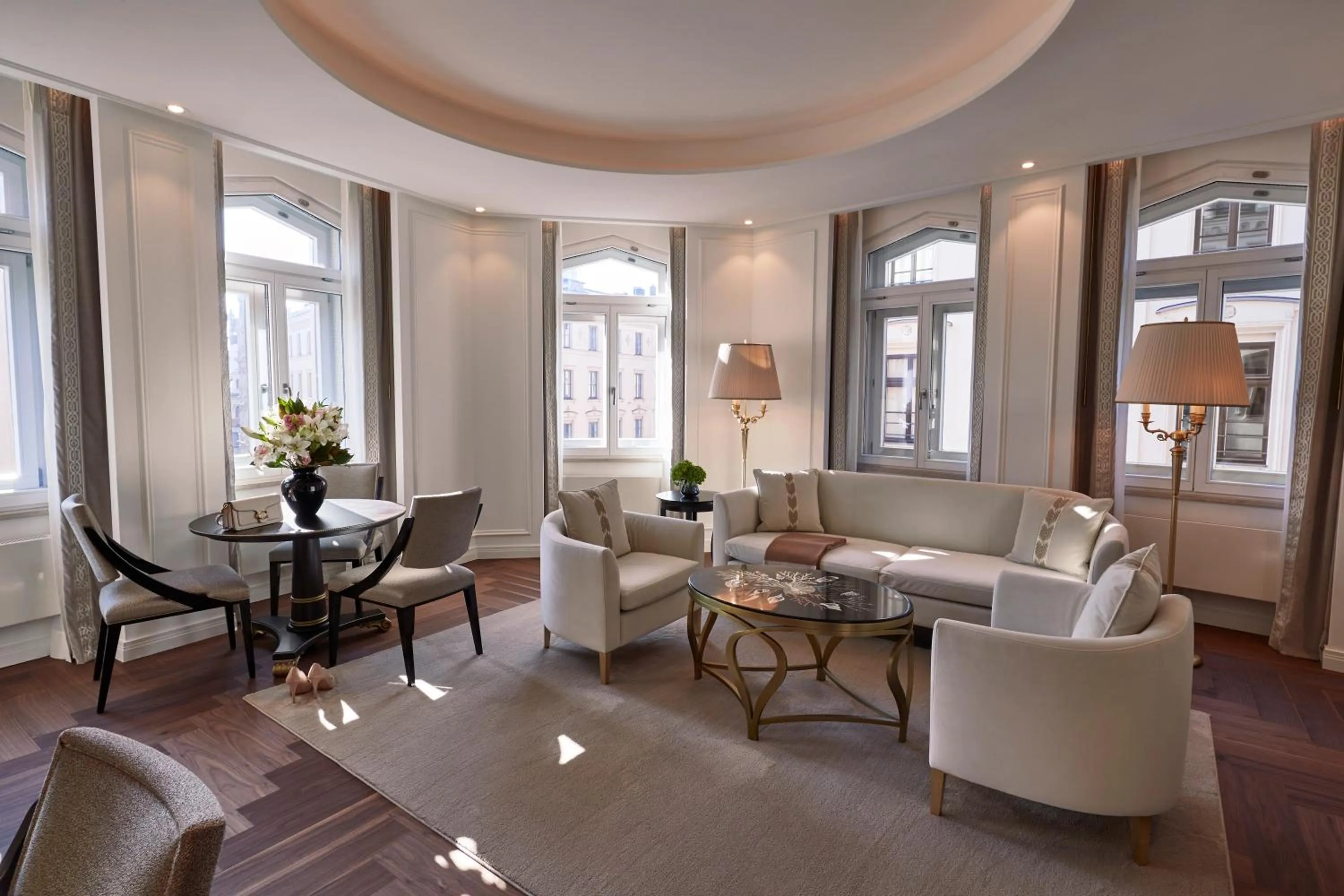 Living room in Vier Jahreszeiten Kempinski München