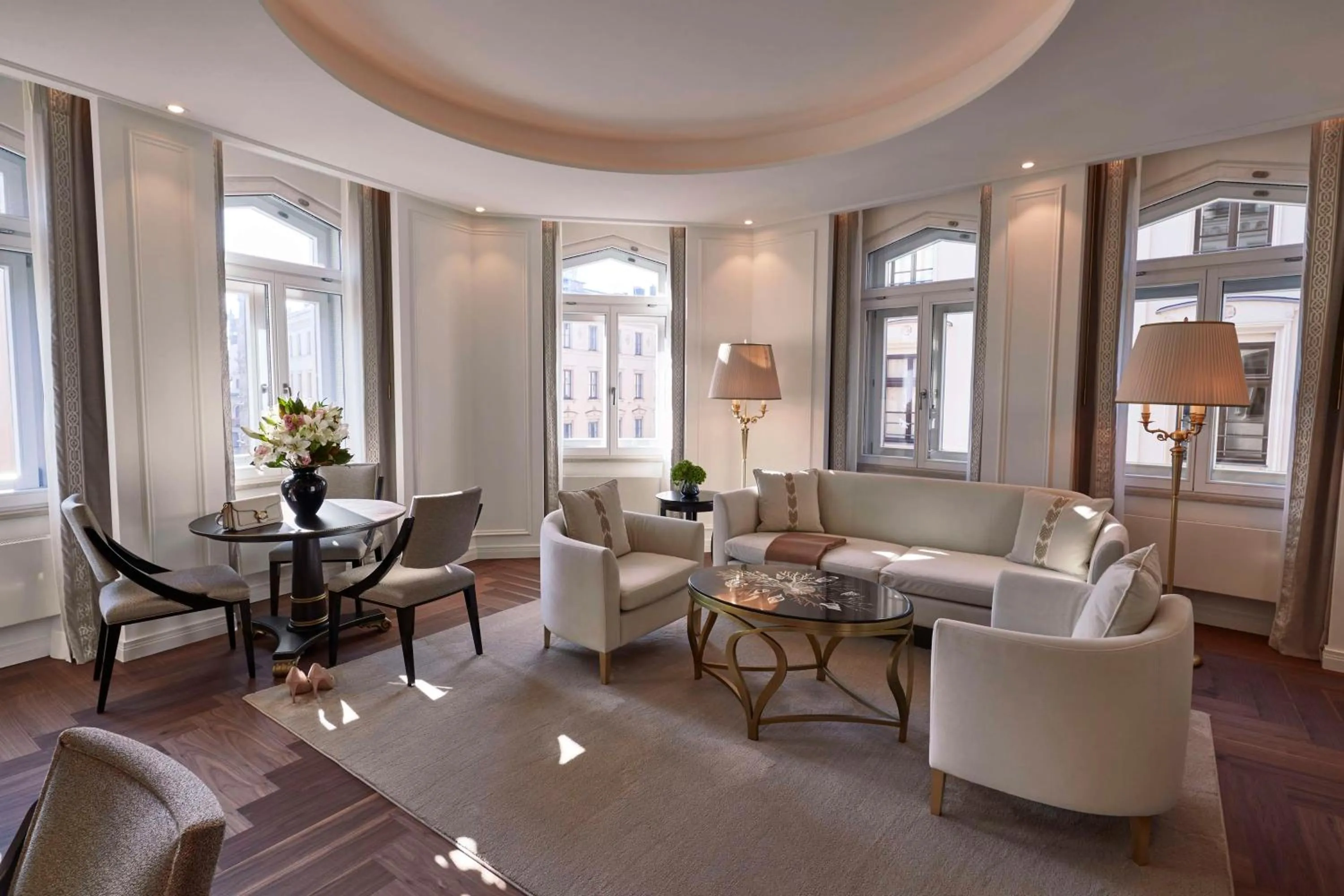 Bedroom in Vier Jahreszeiten Kempinski München