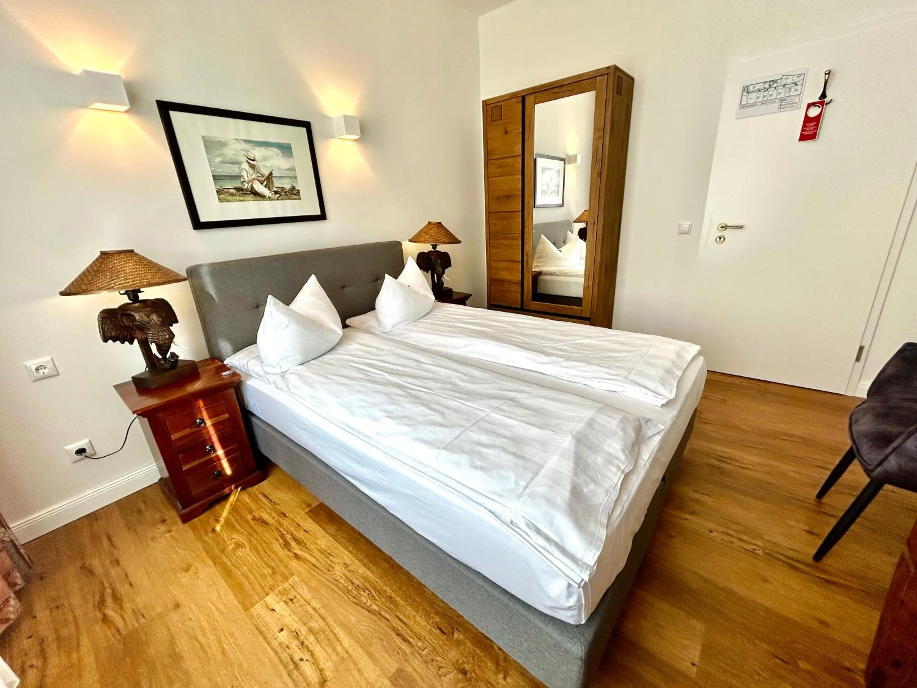 Photo of the whole room, Bed in Hotel Elefant