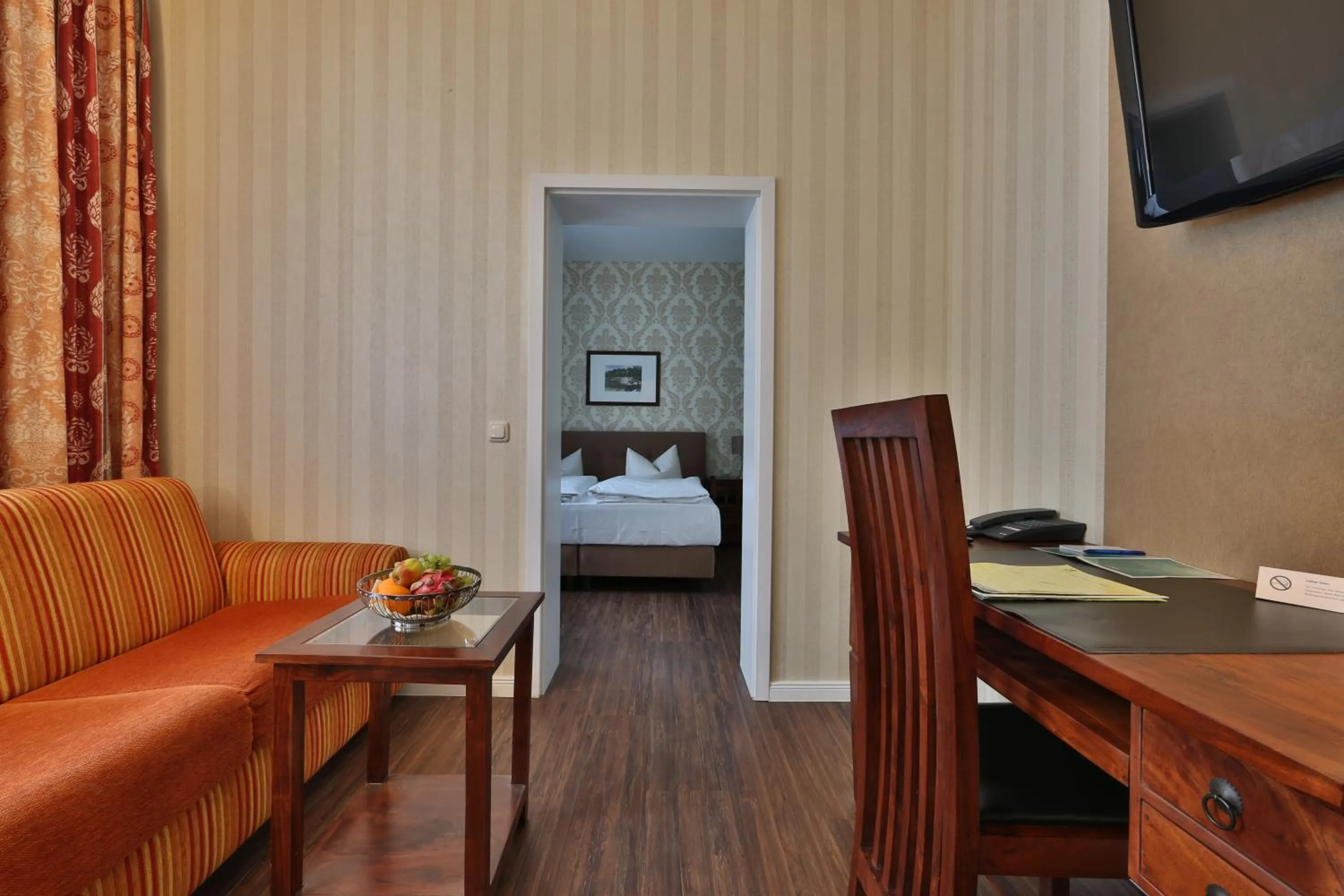 Photo of the whole room, Bed in Hotel Elefant