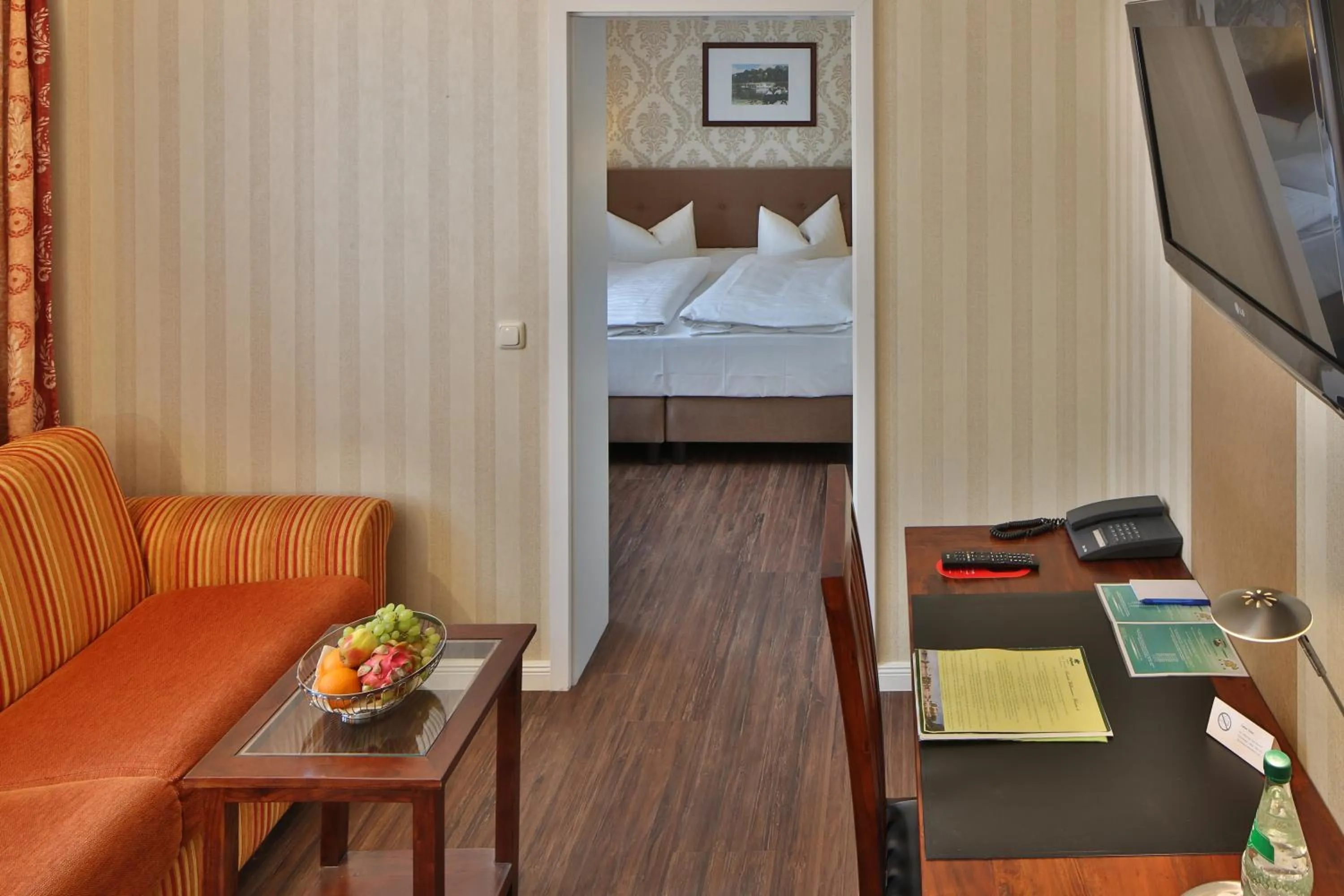 Photo of the whole room, Bed in Hotel Elefant