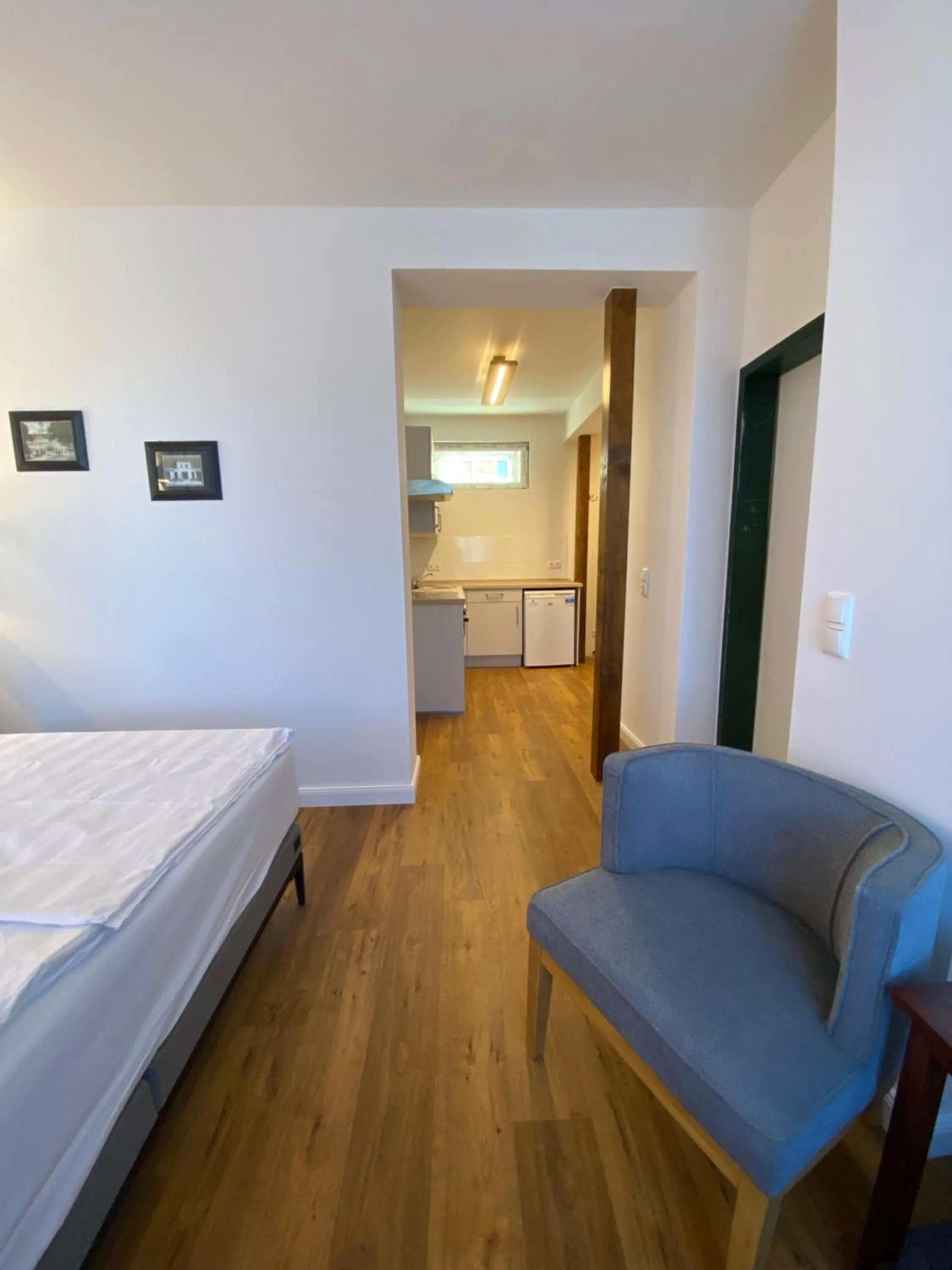 Photo of the whole room, Bed in Hotel Elefant