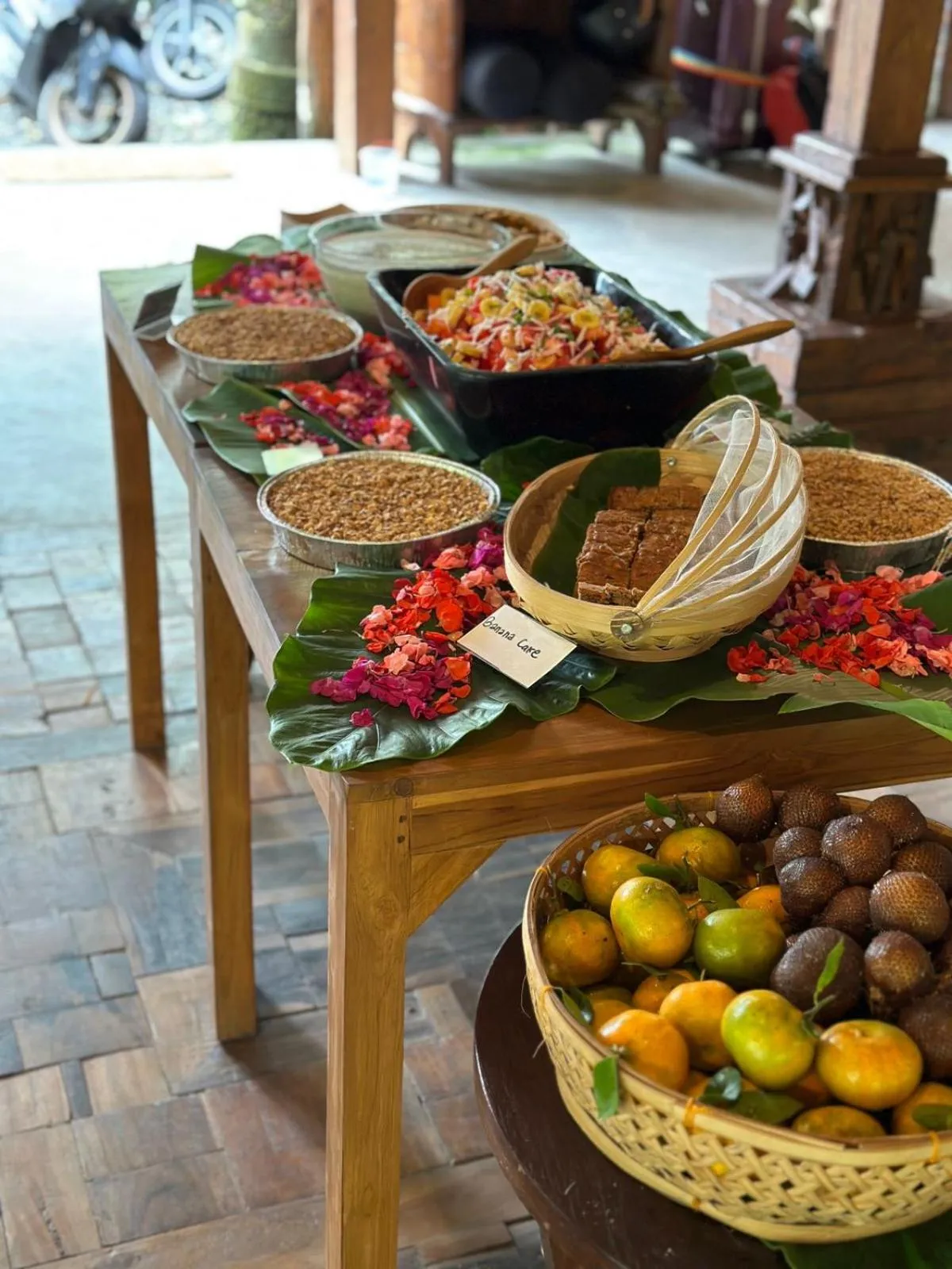 Restaurant/places to eat in Ubuntu Bali Eco Yoga Retreat - CANGGU