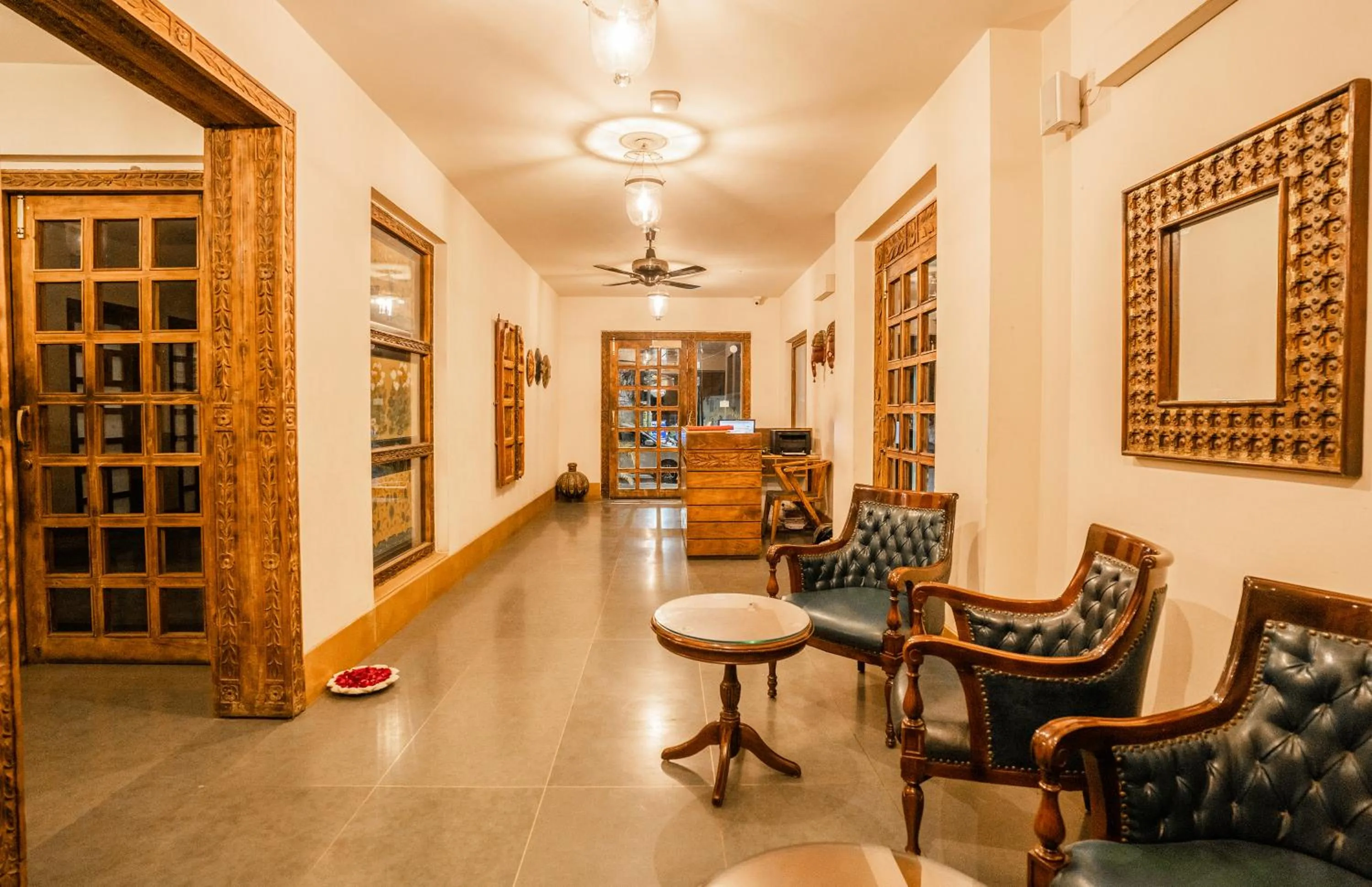 Lobby or reception in Tripli Hotels Shambhu Villas