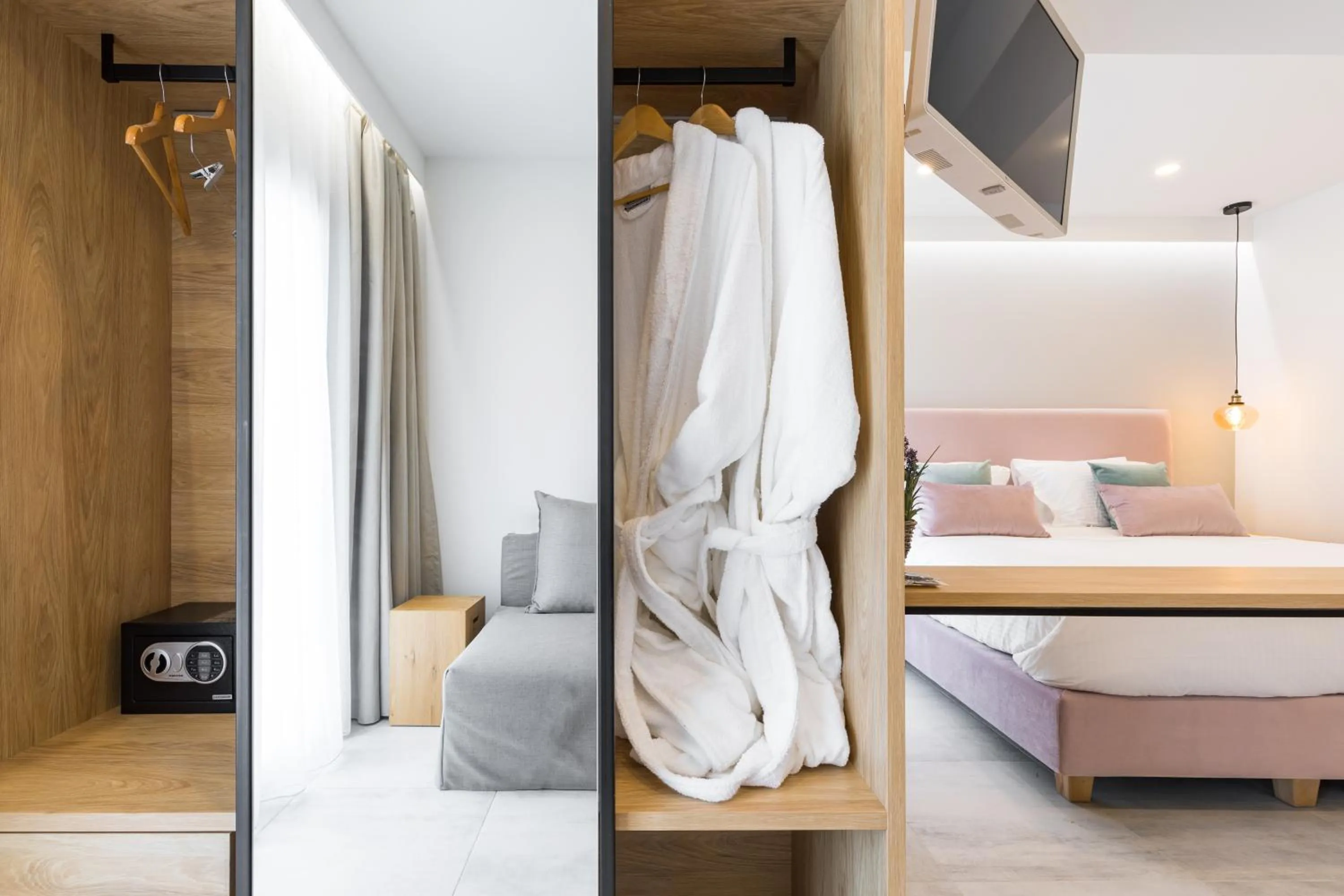 Bedroom, Bed in V Luxury Suites