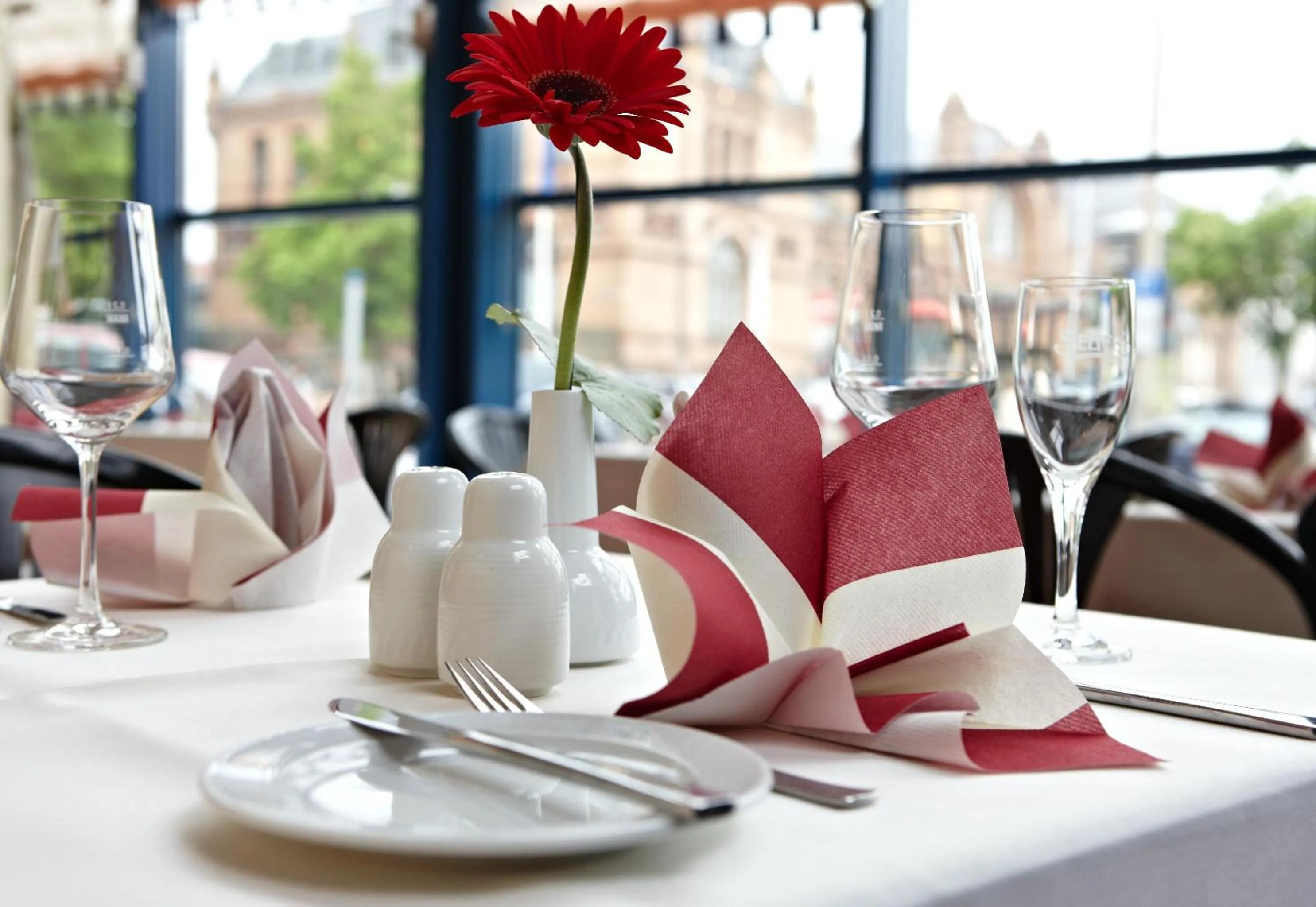 Restaurant/places to eat in IntercityHotel Schwerin