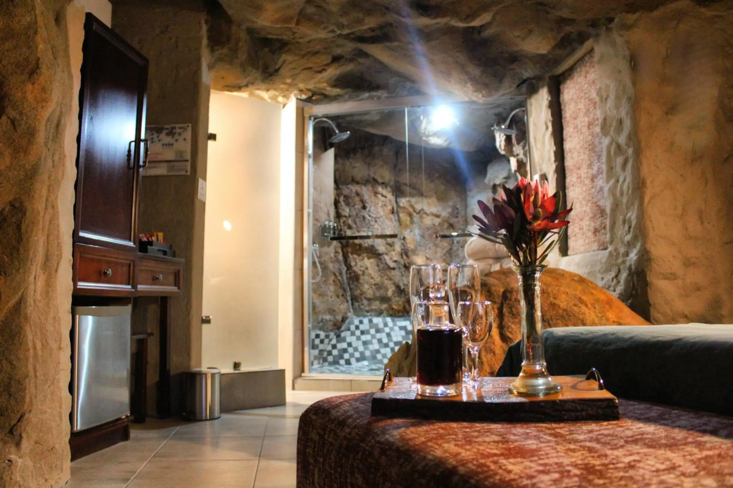 Honeymoon Cave - single occupancy in Kagga Kamma Eco Lodge & Spa Honeymoon Cave - single occupancy in Kagga Kamma Eco Lodge & Spa