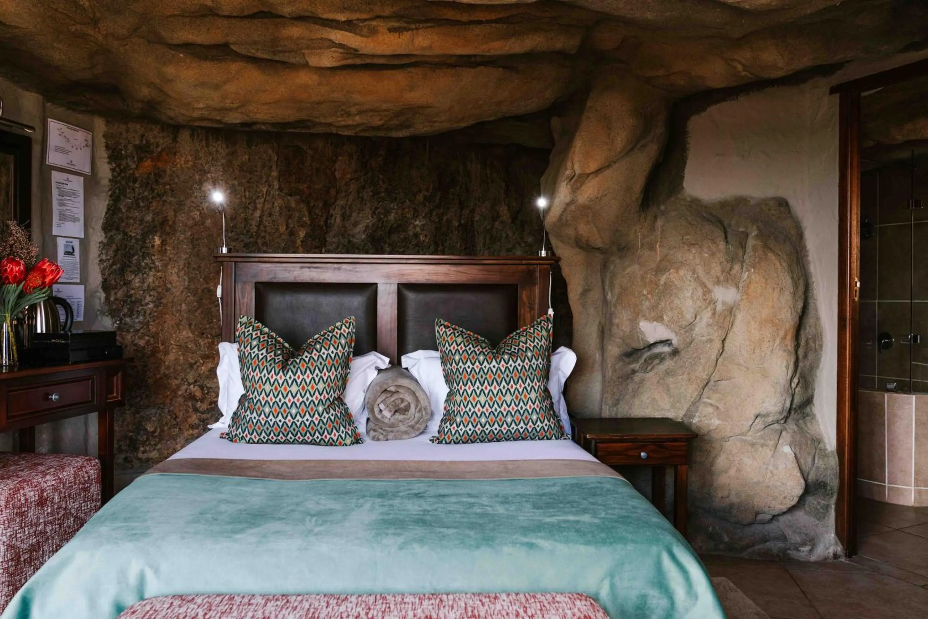 Photo of the whole room, Bed in Kagga Kamma Eco Lodge & Spa