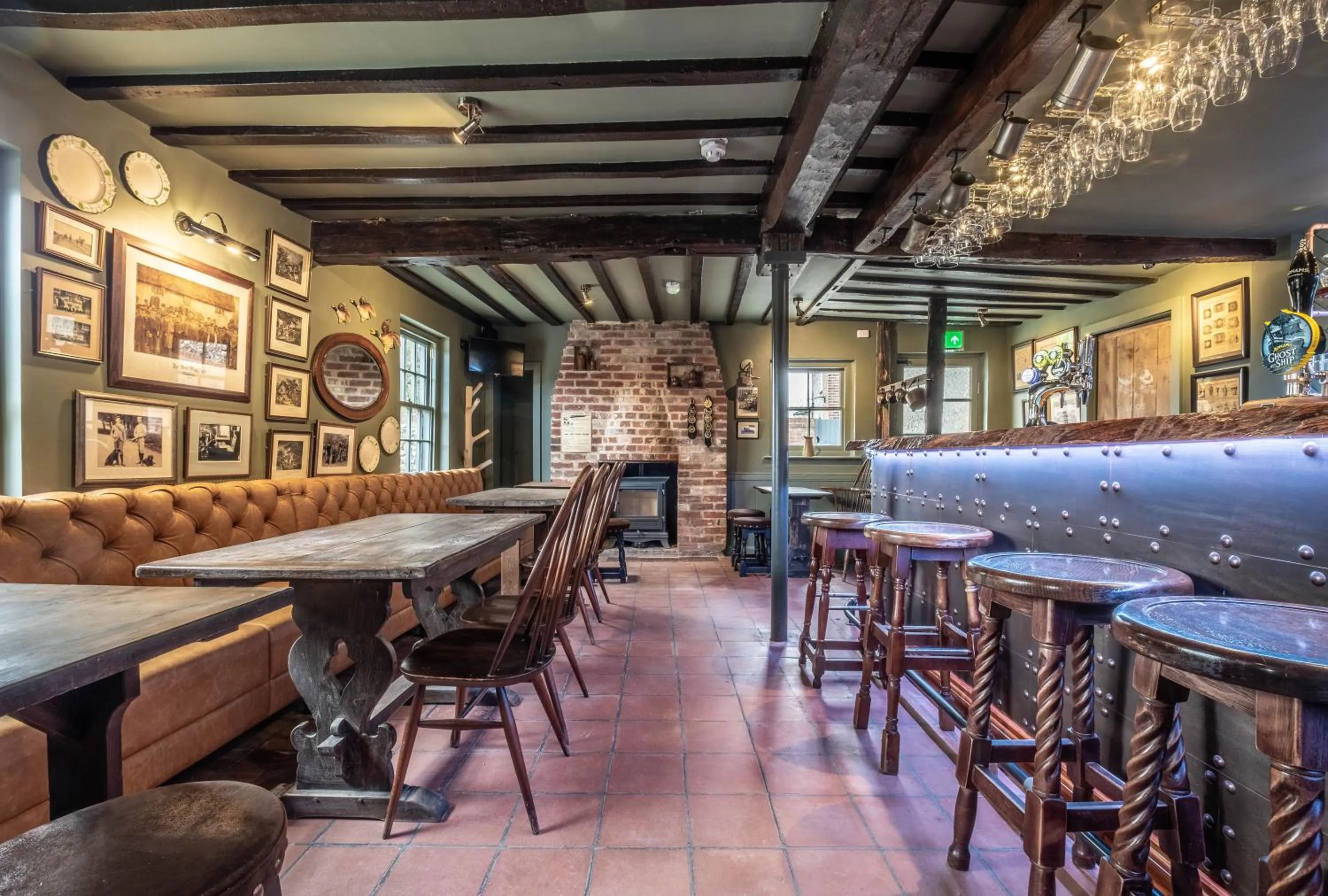 Restaurant/places to eat in The Three Blackbirds