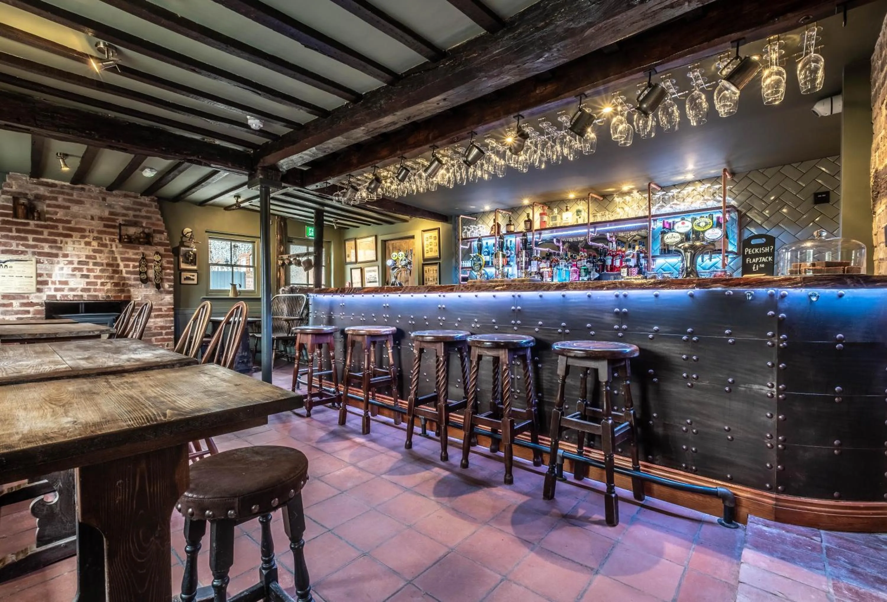 Lounge or bar in The Three Blackbirds