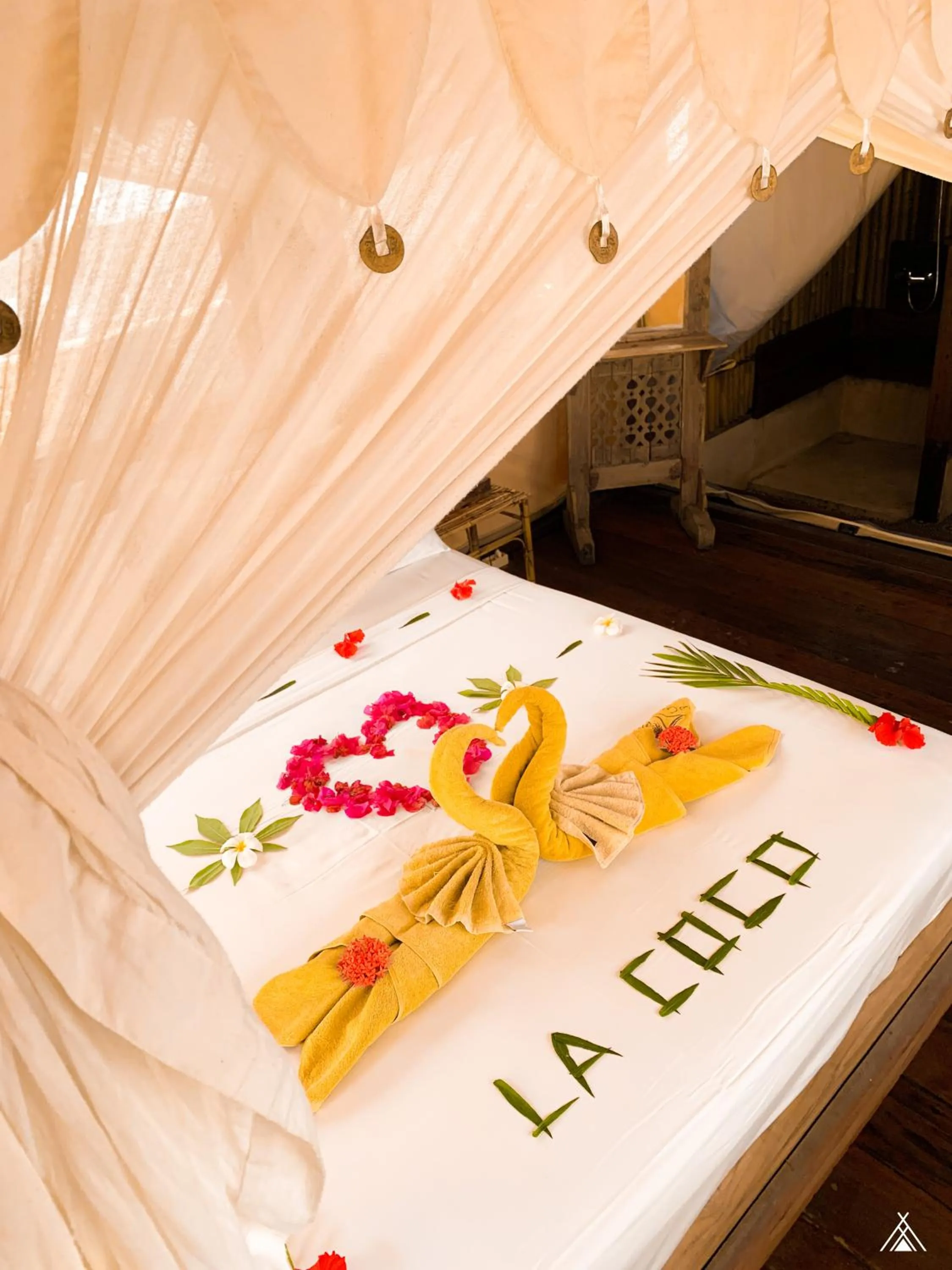 Bed in La Cocoteraie Ecolodge - Luxury Glamping Tents