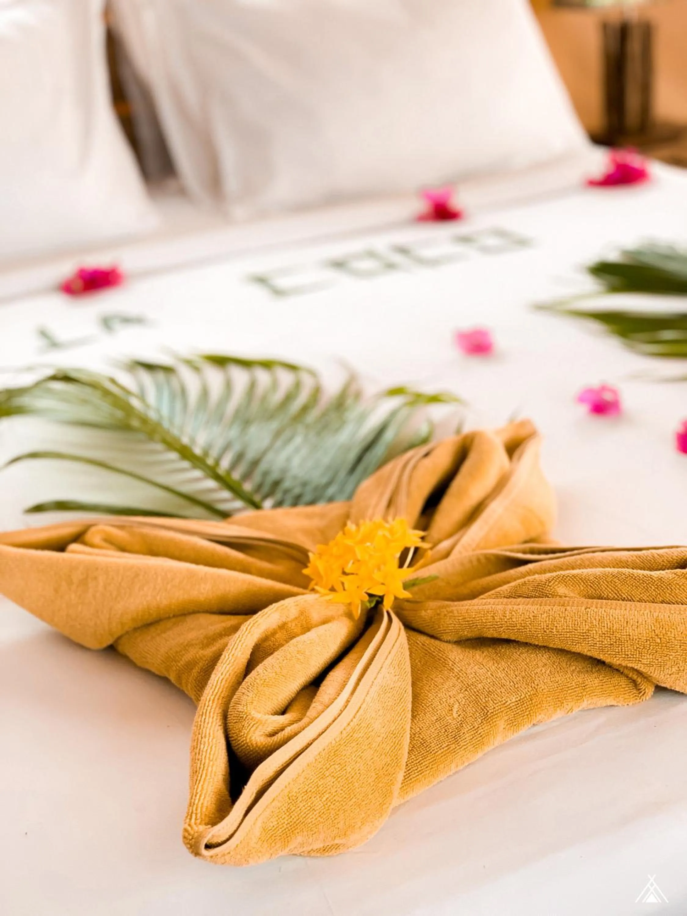 Bed in La Cocoteraie Ecolodge - Luxury Glamping Tents