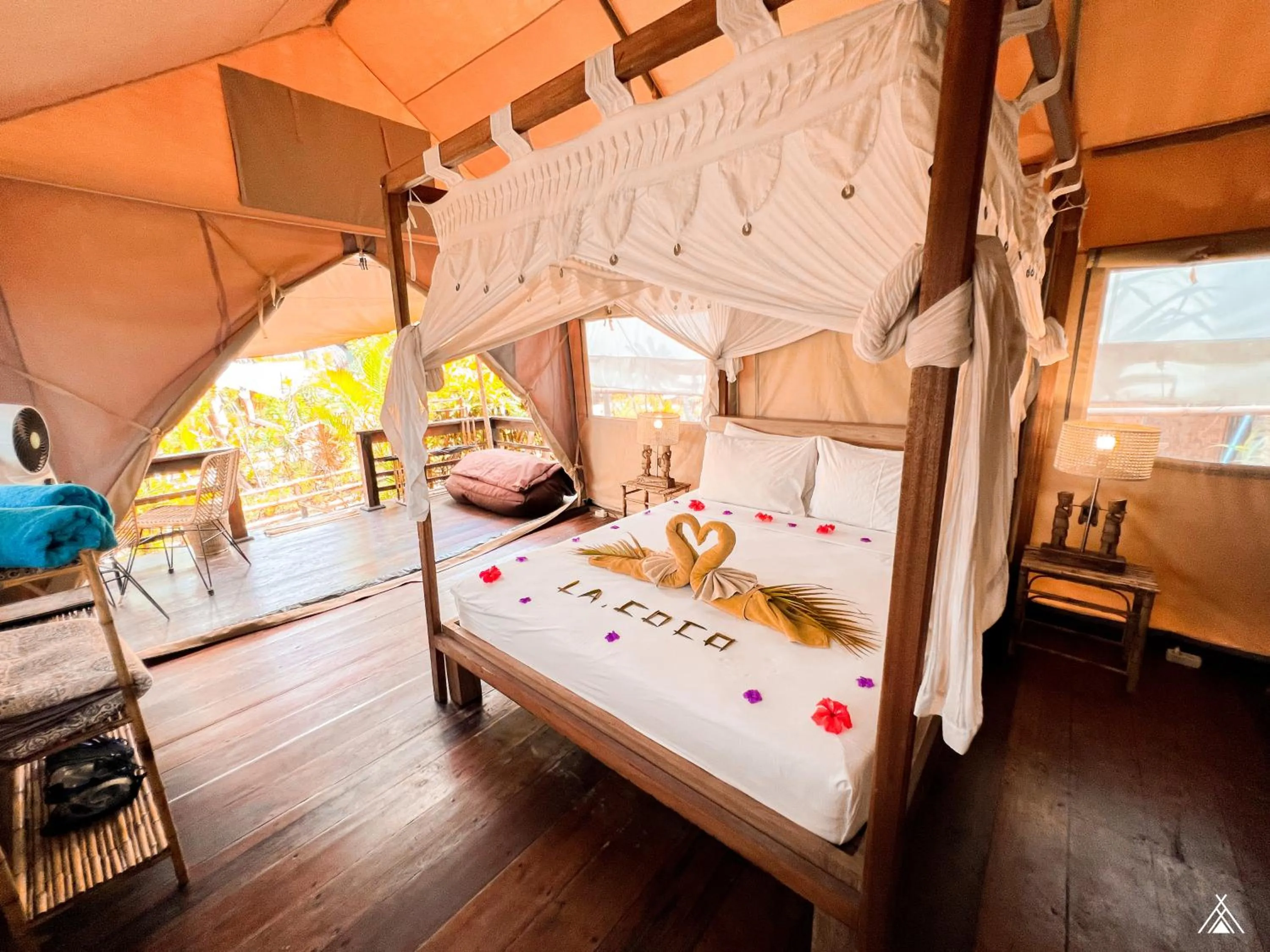 Bed in La Cocoteraie Ecolodge - Luxury Glamping Tents