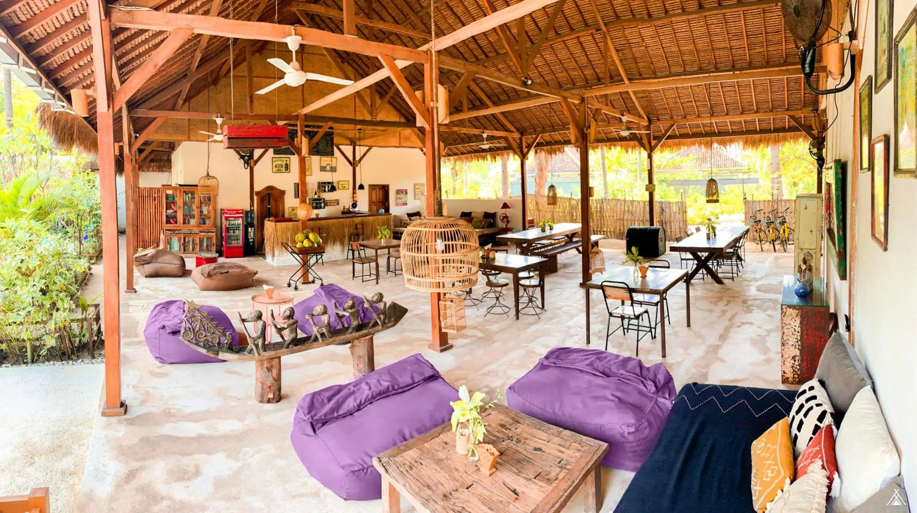 Restaurant/places to eat in La Cocoteraie Ecolodge - Luxury Glamping Tents