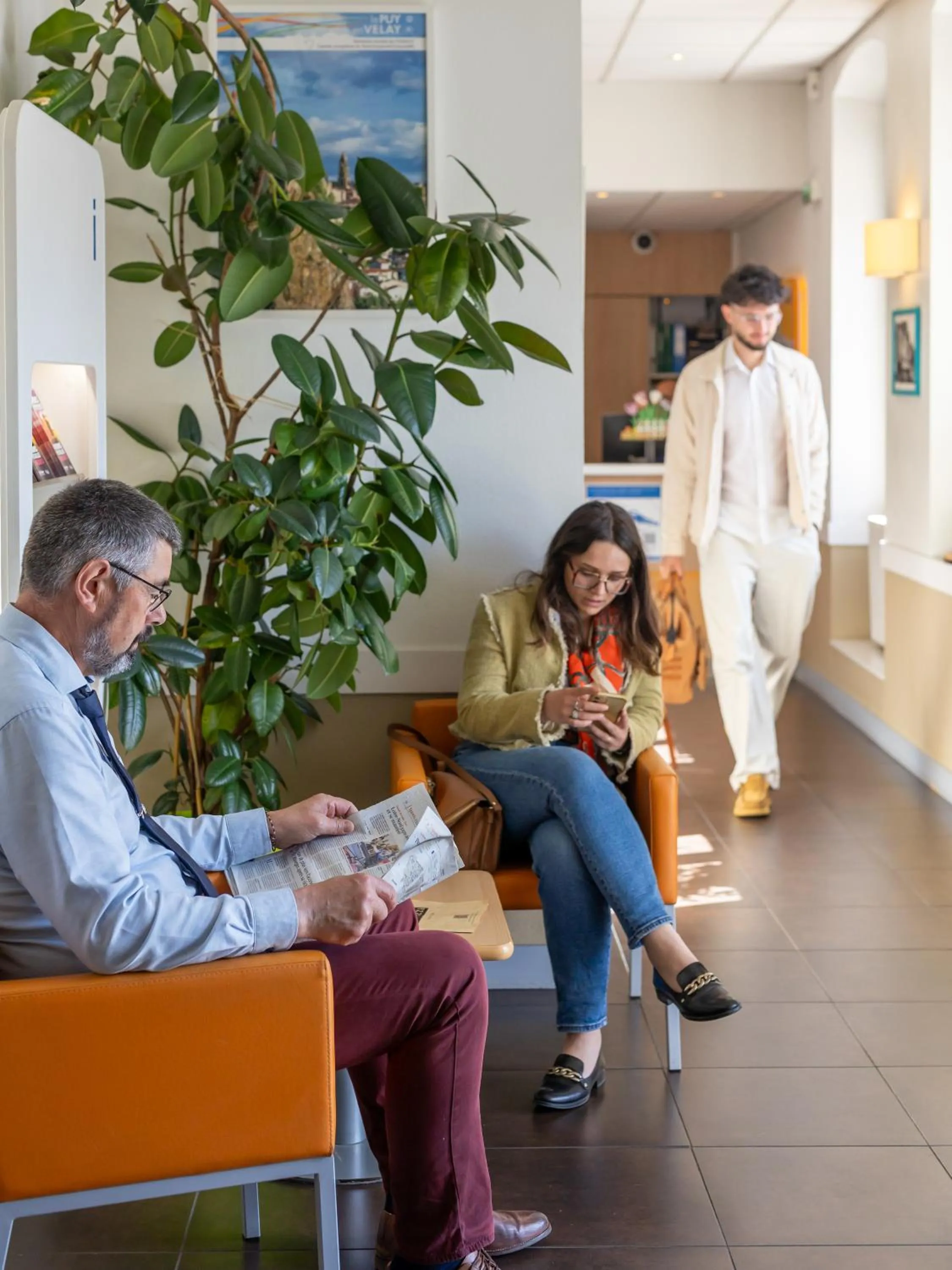 Seating area in ibis budget Le Puy En Velay
