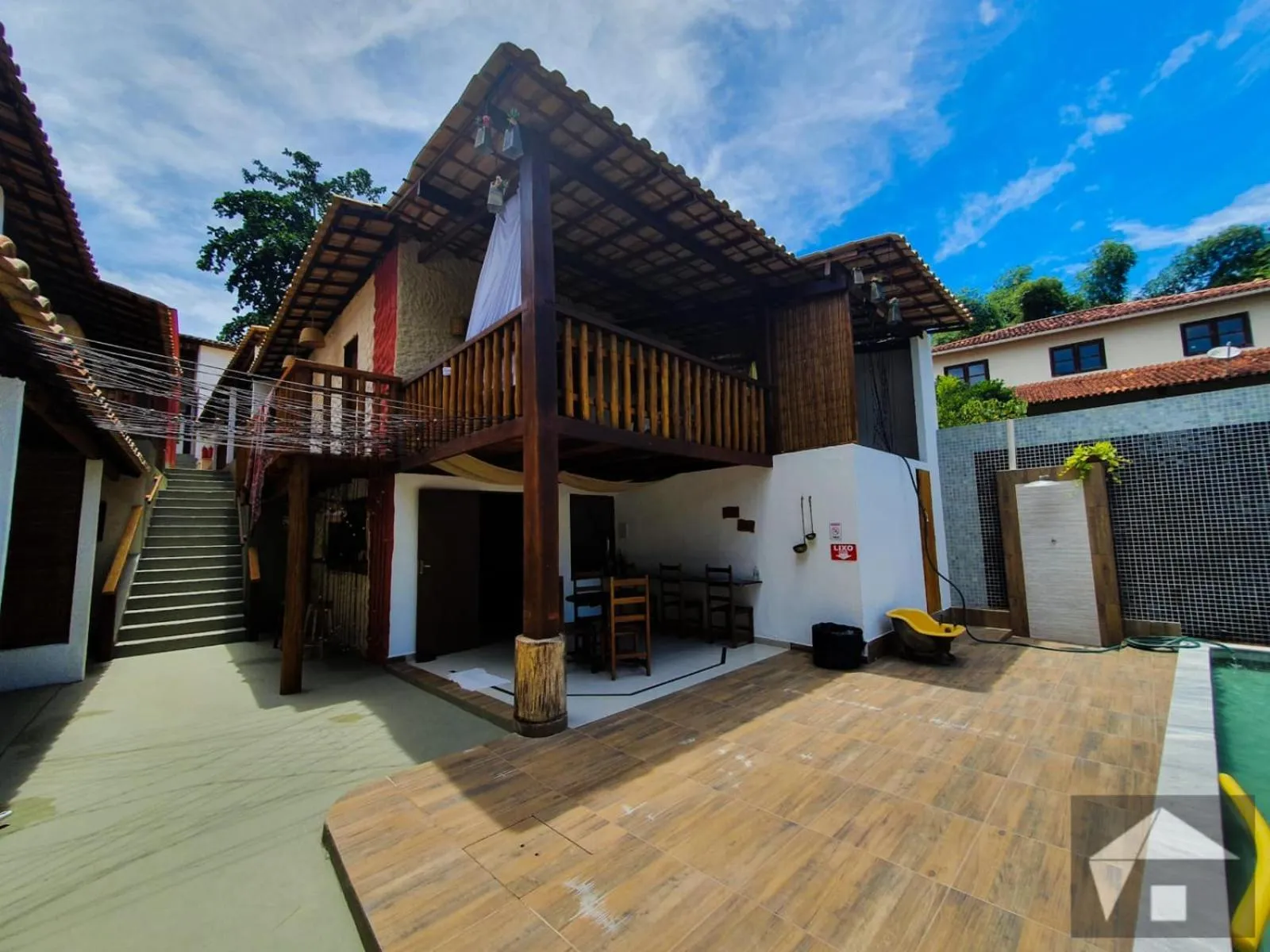 Property building in Villa Handam