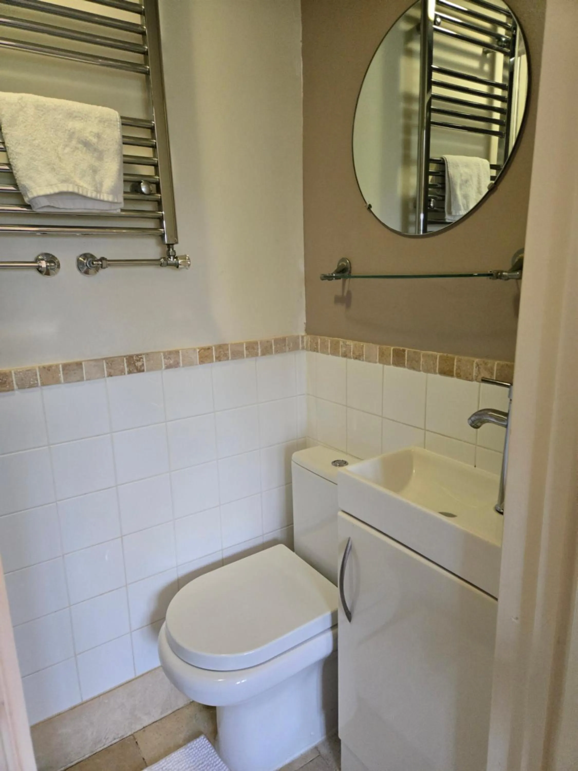 Bathroom in Wayside B&B