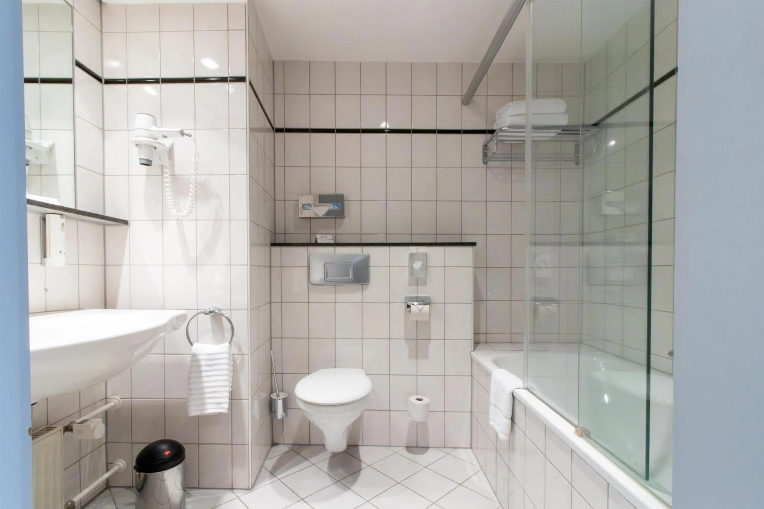 Bathroom in Best Western Plus Palatin Kongresshotel