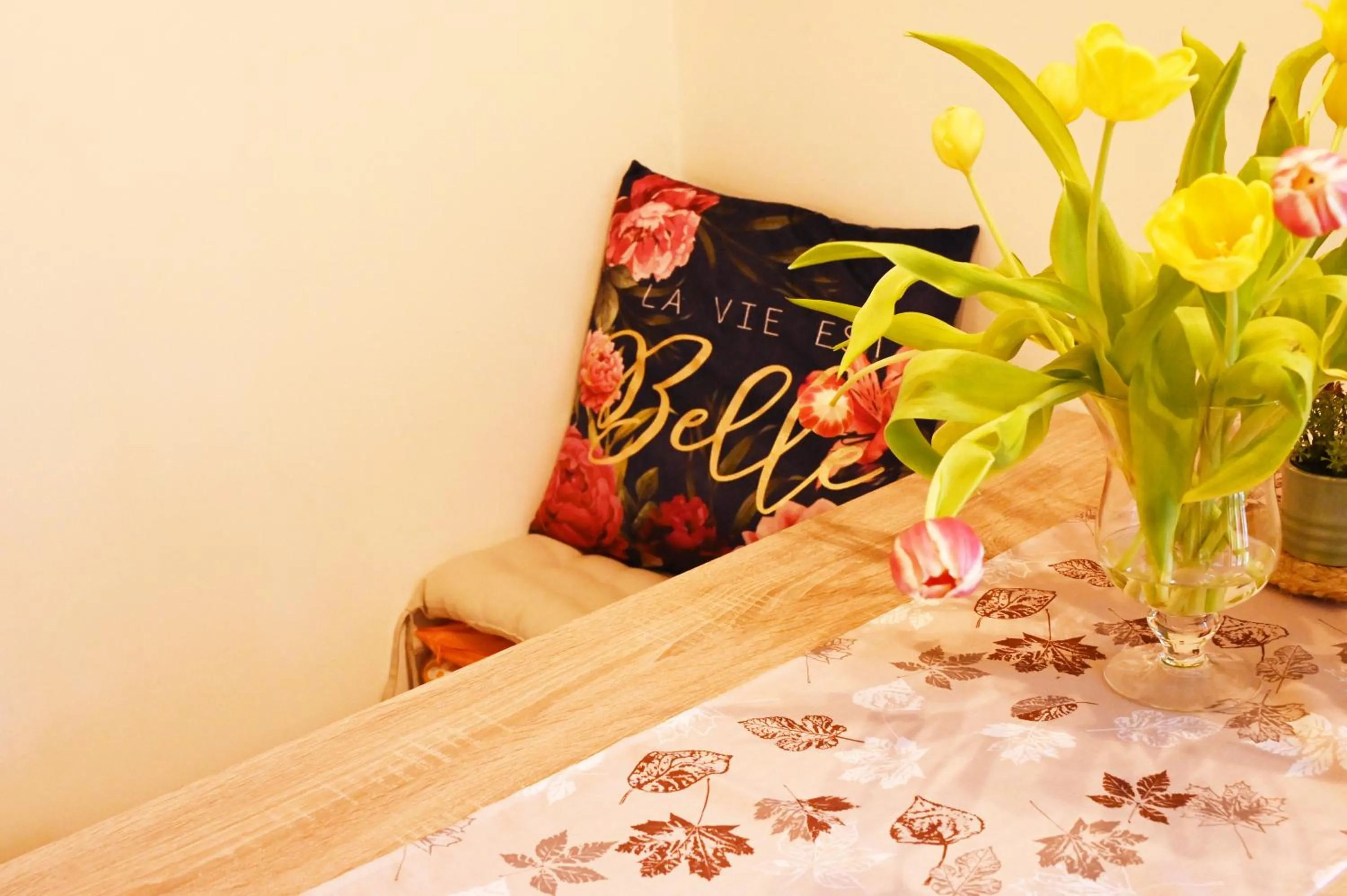 Bed in Motel an der B180