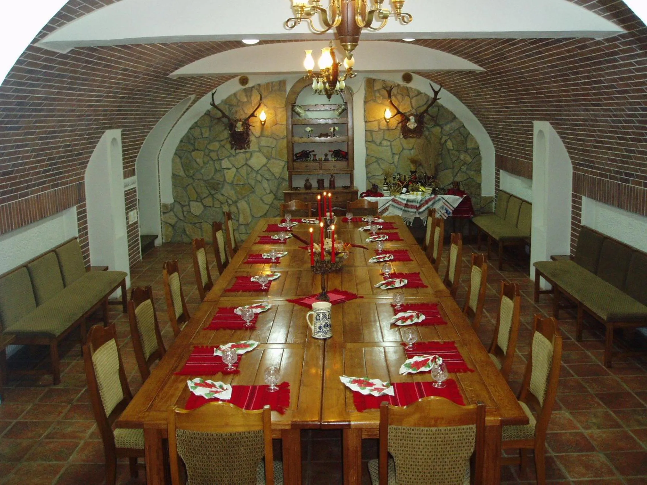 Restaurant/places to eat in Complex Turistic Bucovina