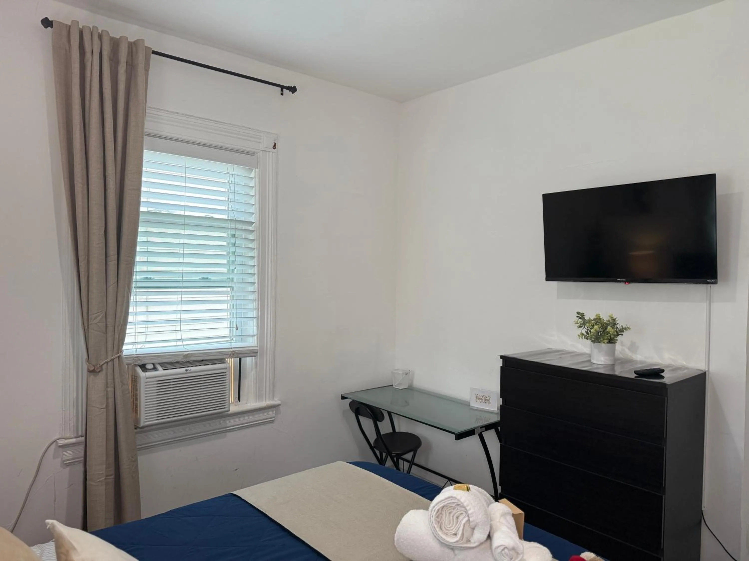 Bed in Cozy Private bedrooms Kitchen Wifi