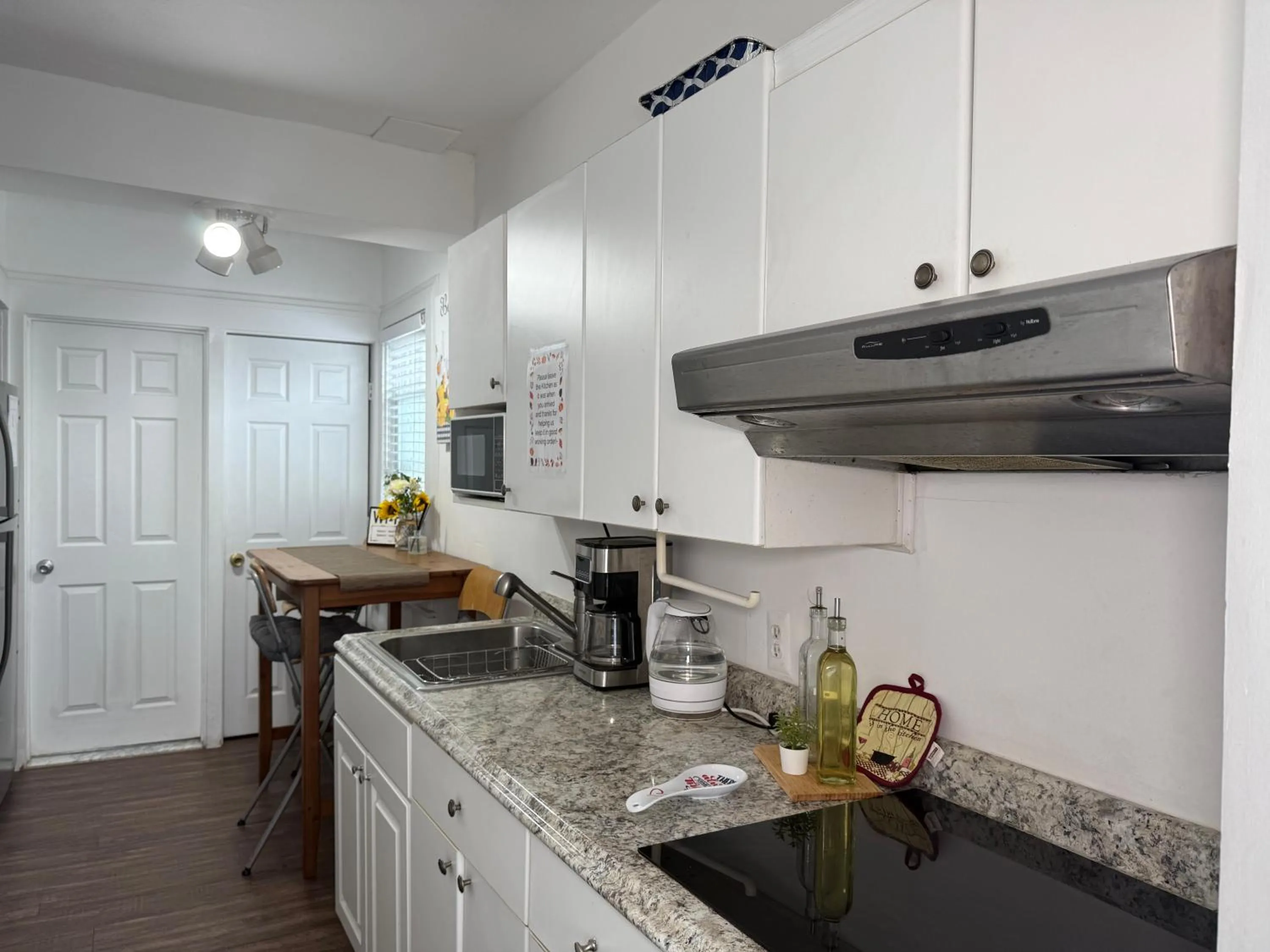 Cozy Private bedrooms Kitchen Wifi