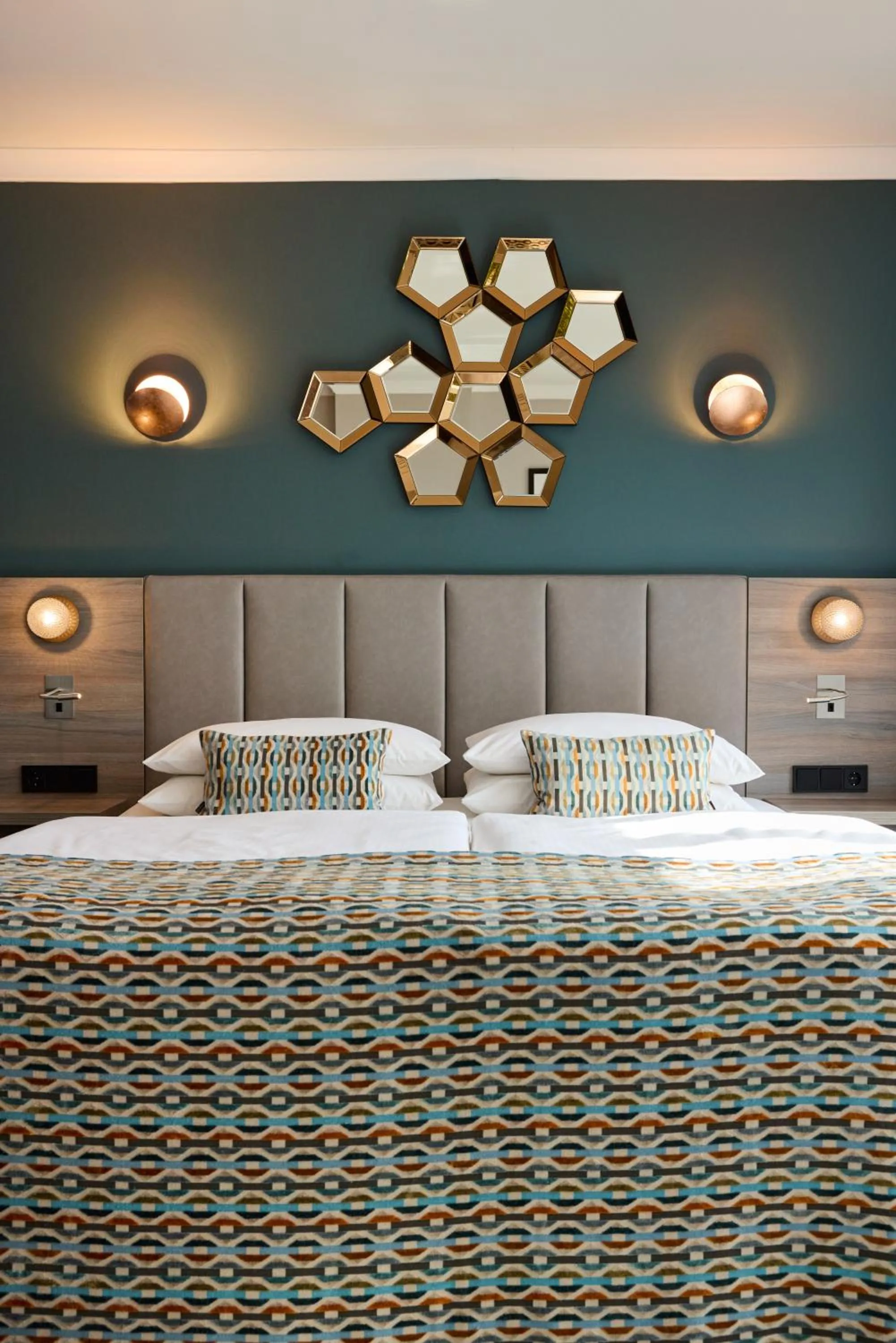 Bed in Hotel du Nord Alster - auf der Uhlenhorst - SELF CHECK-IN