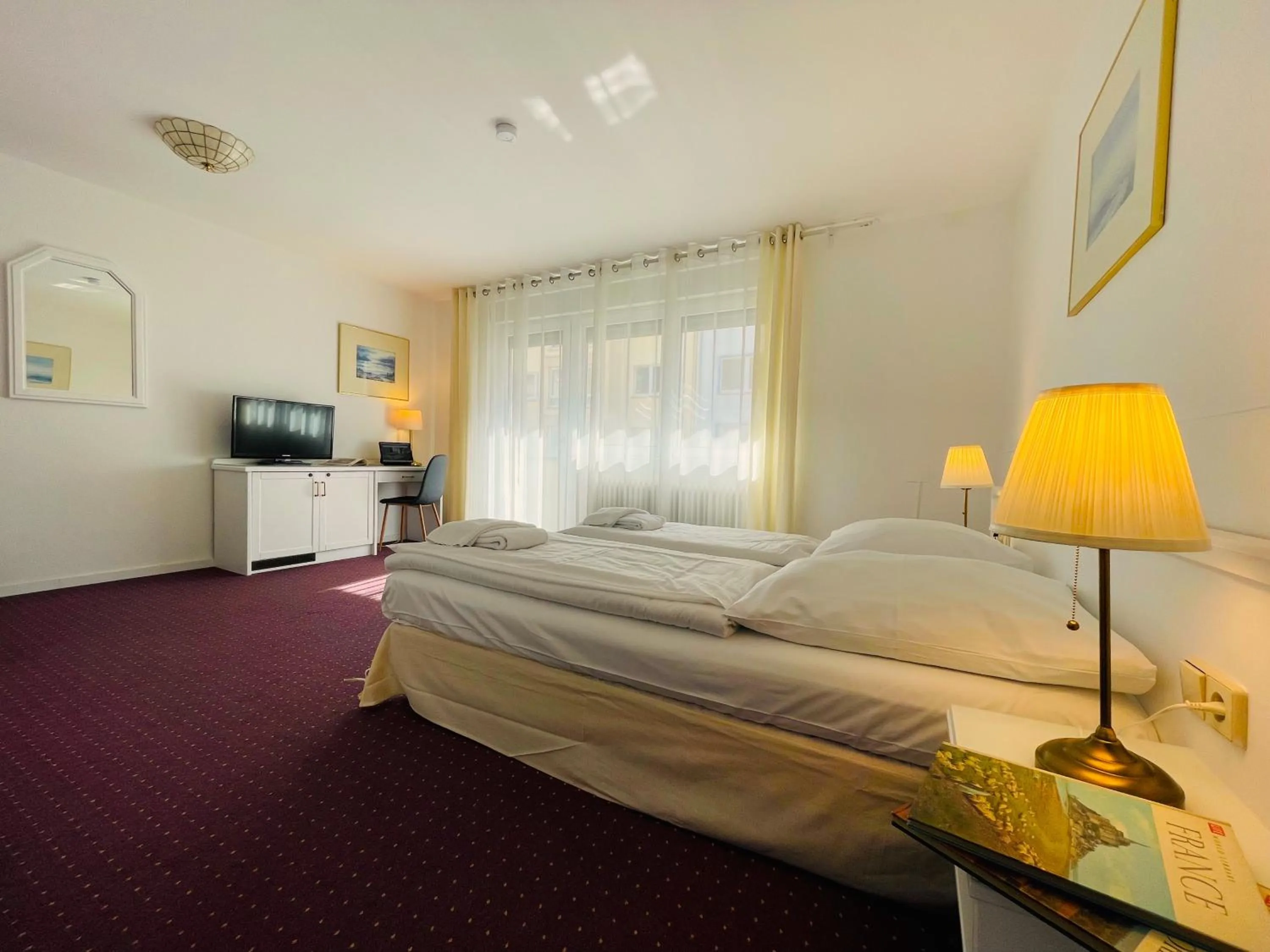 Bedroom, Bed in Hotel Moguntia