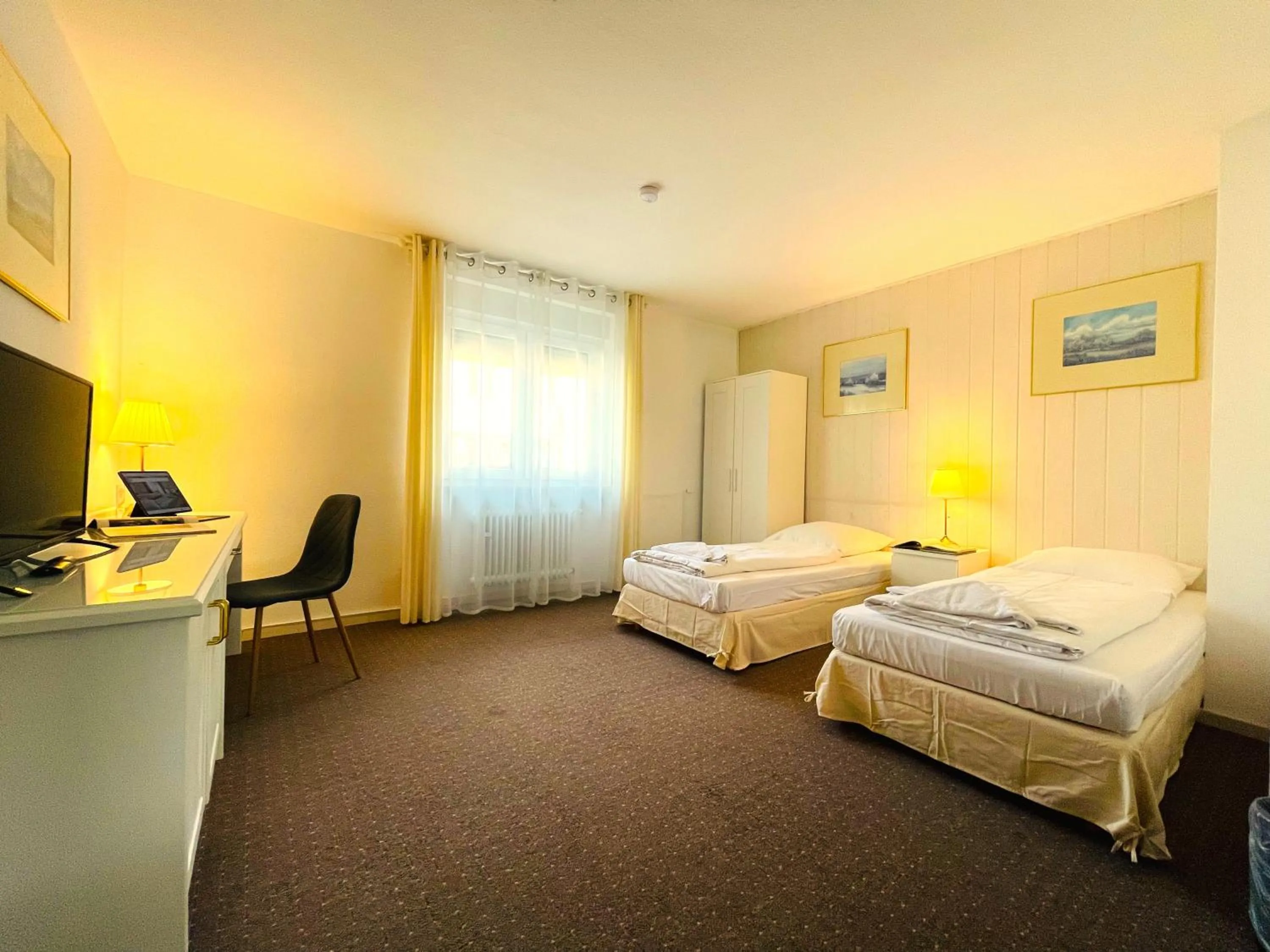 Bedroom, Bed in Hotel Moguntia