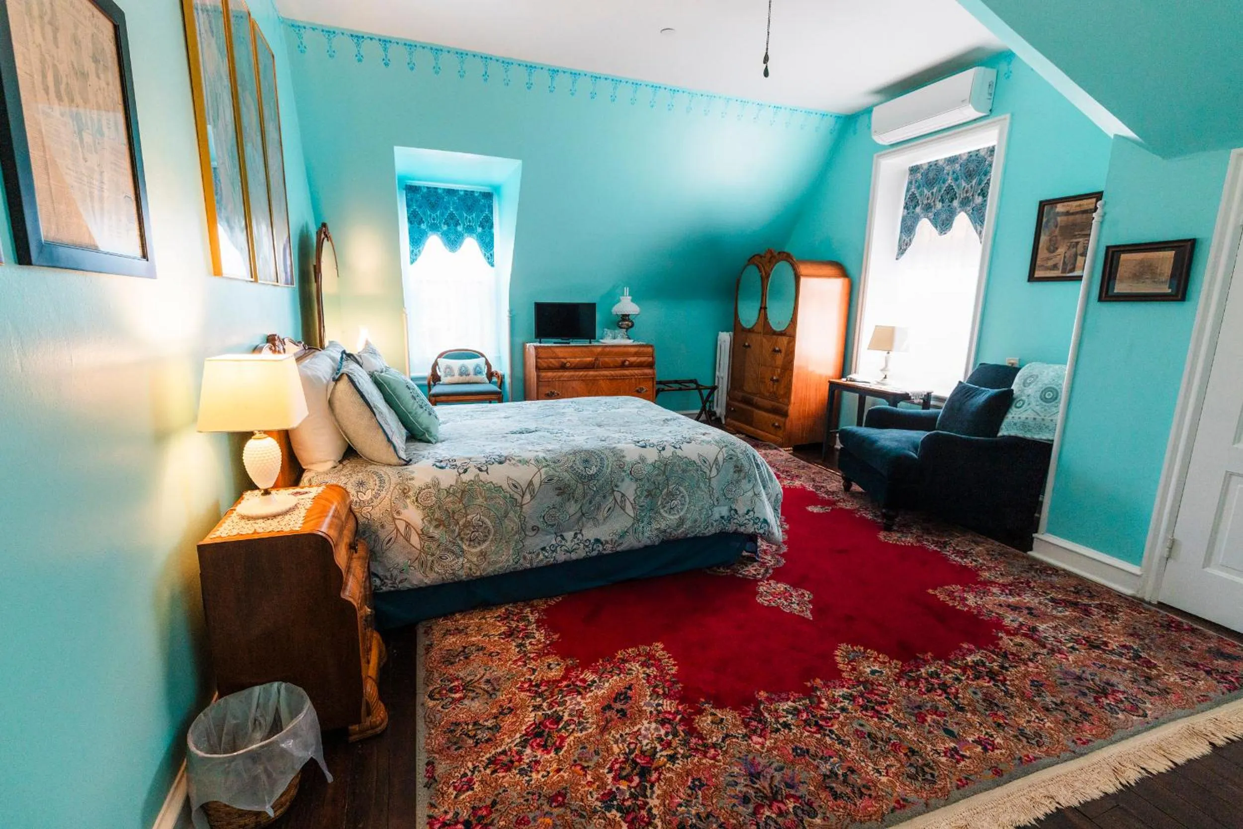 Bed in Gifford-Risley House Bed and Breakfast