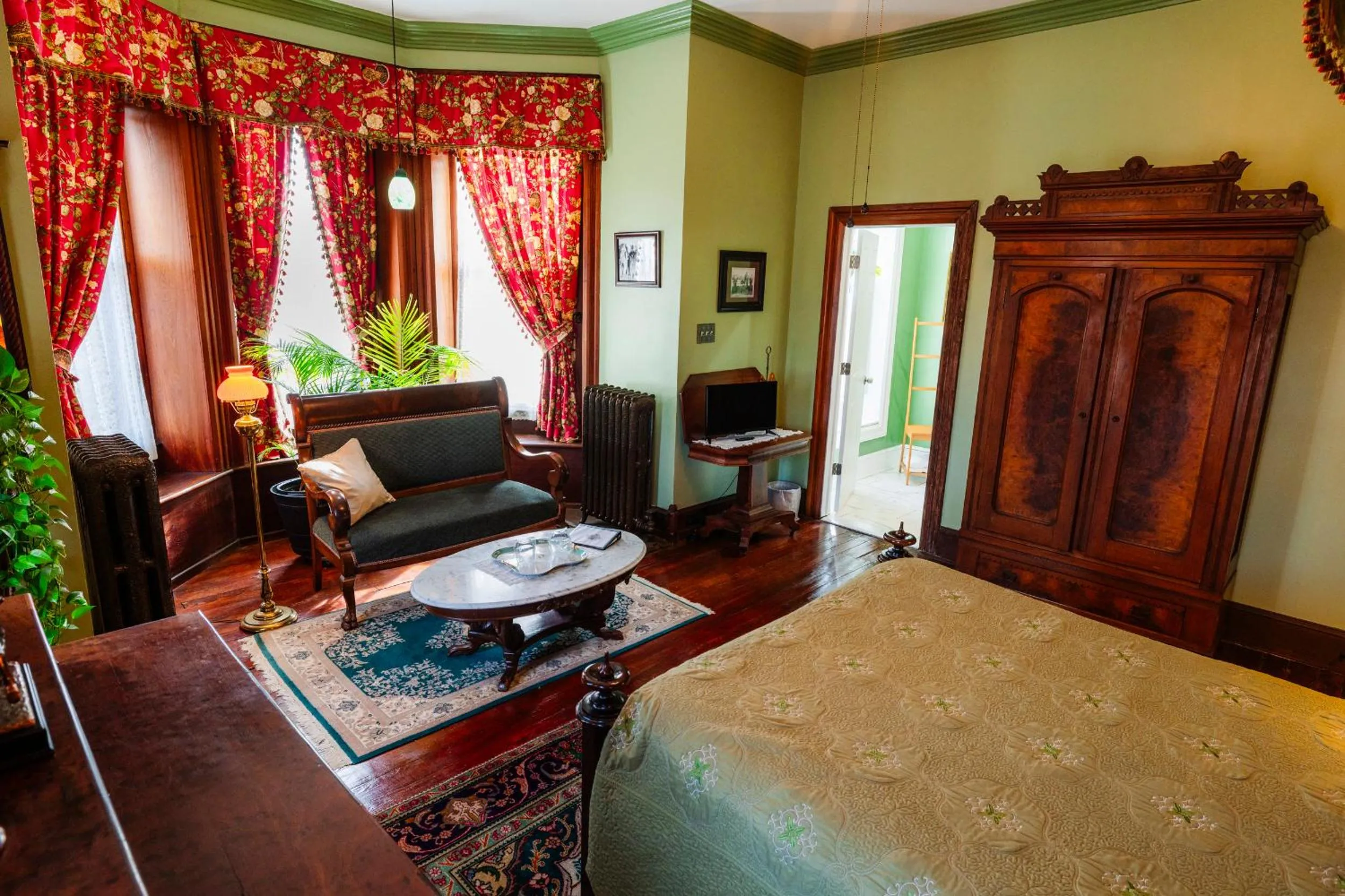 Bed in Gifford-Risley House Bed and Breakfast