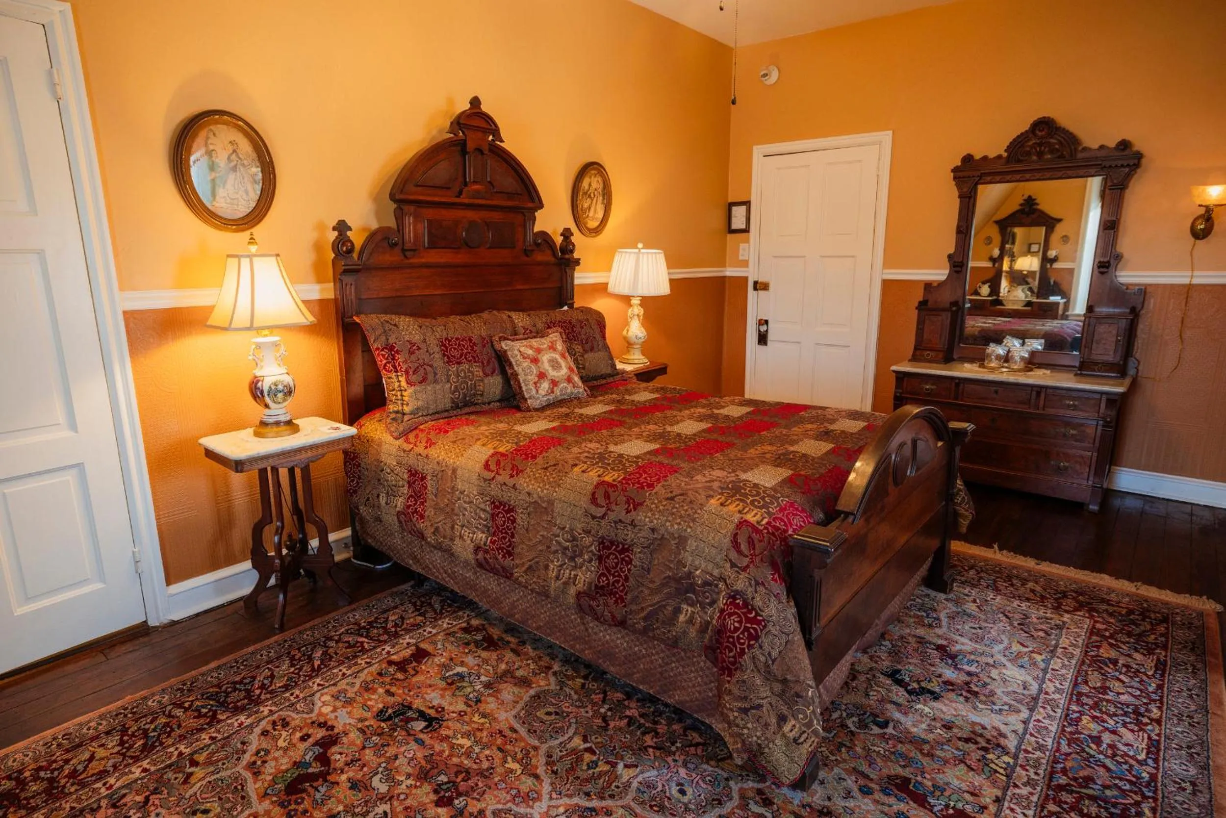 Bed in Gifford-Risley House Bed and Breakfast