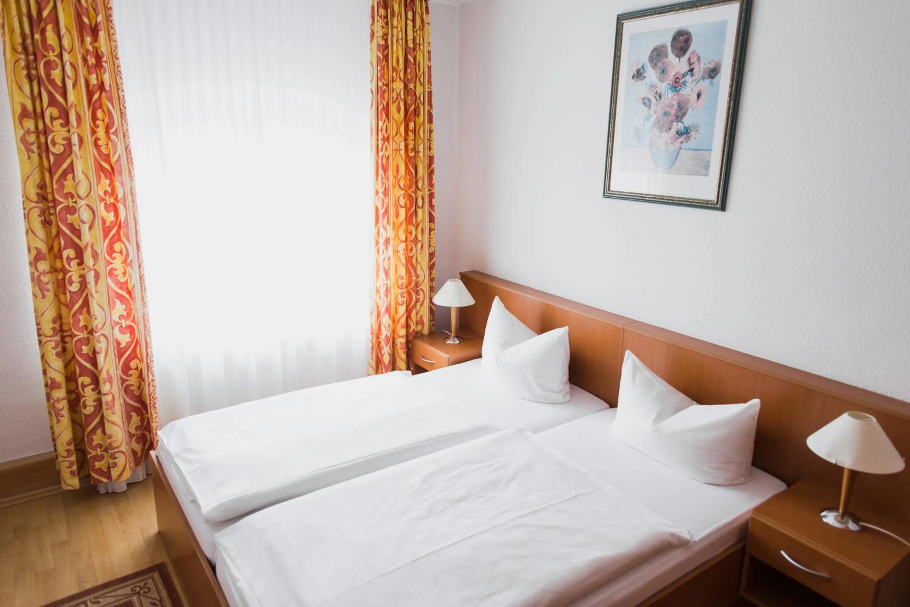 Photo of the whole room, Bed in Altwernigeröder Apparthotel