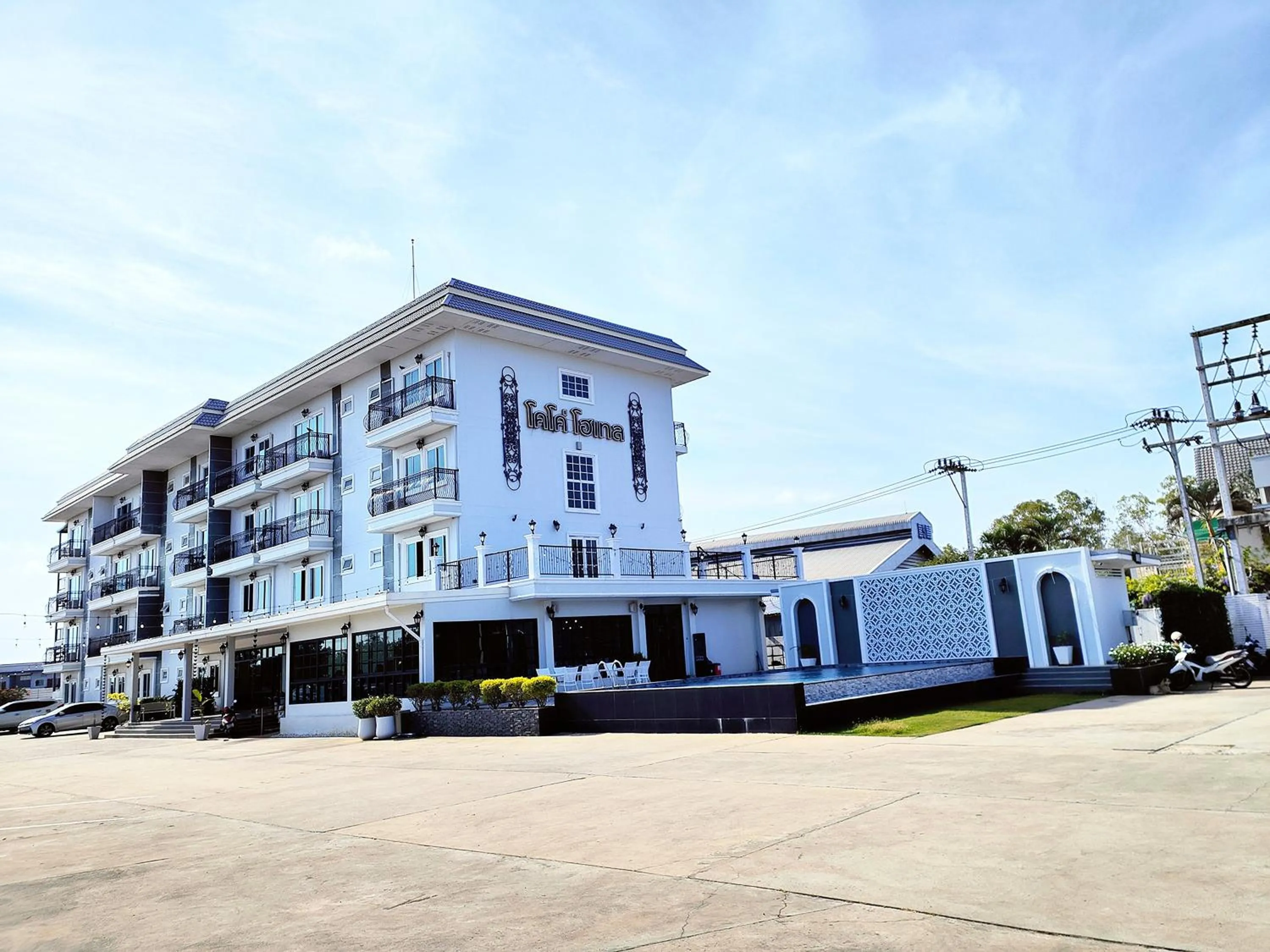 Property building in โคโค่ โฮเทล KOCO Hotel