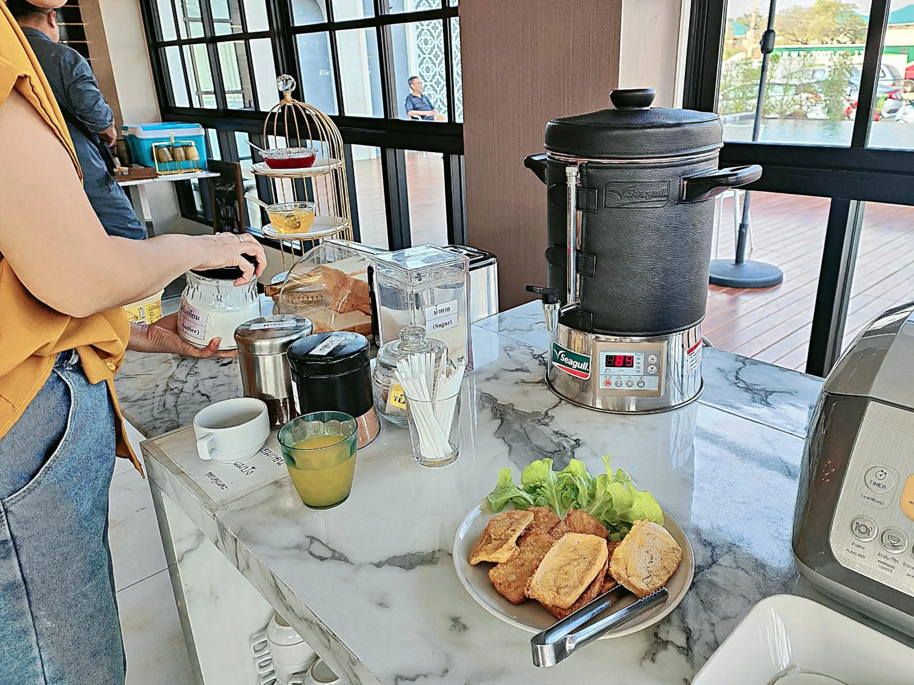 Buffet breakfast in โคโค่ โฮเทล KOCO Hotel