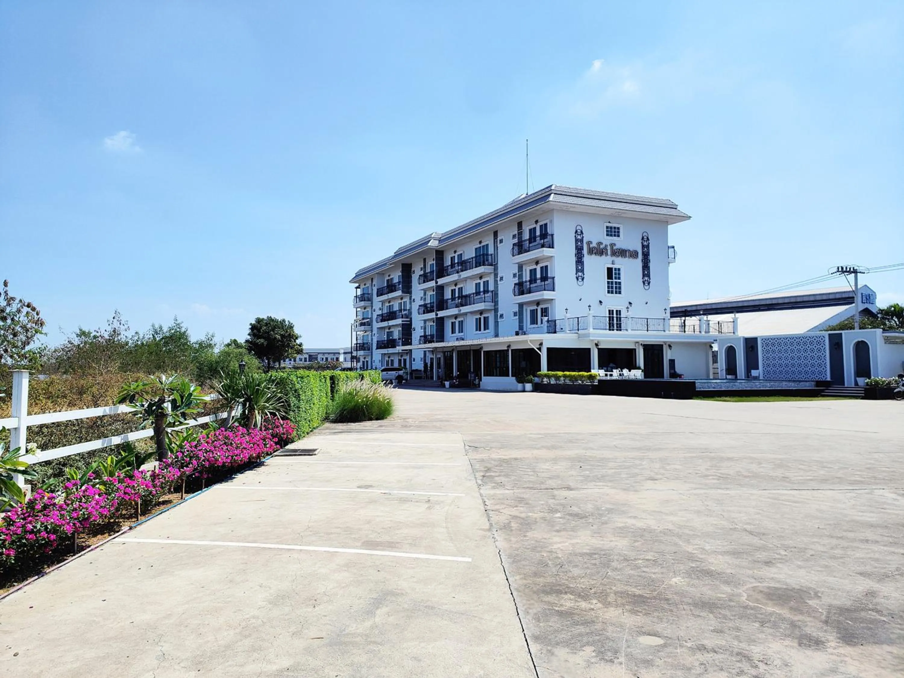 Parking in โคโค่ โฮเทล KOCO Hotel