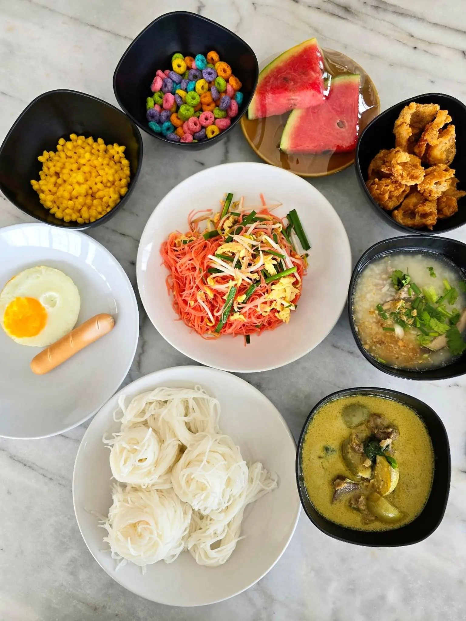 Buffet breakfast in โคโค่ โฮเทล KOCO Hotel