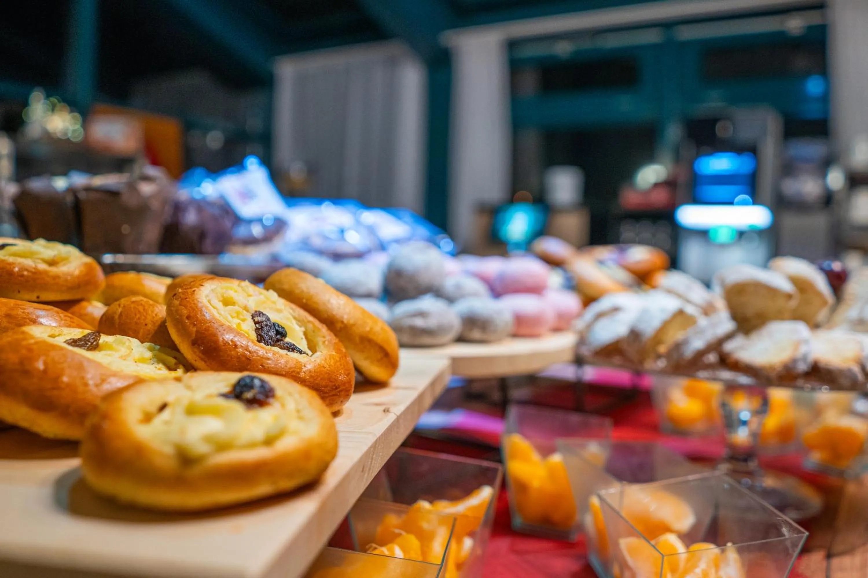 Buffet breakfast in Parkhotel Waldschlösschen