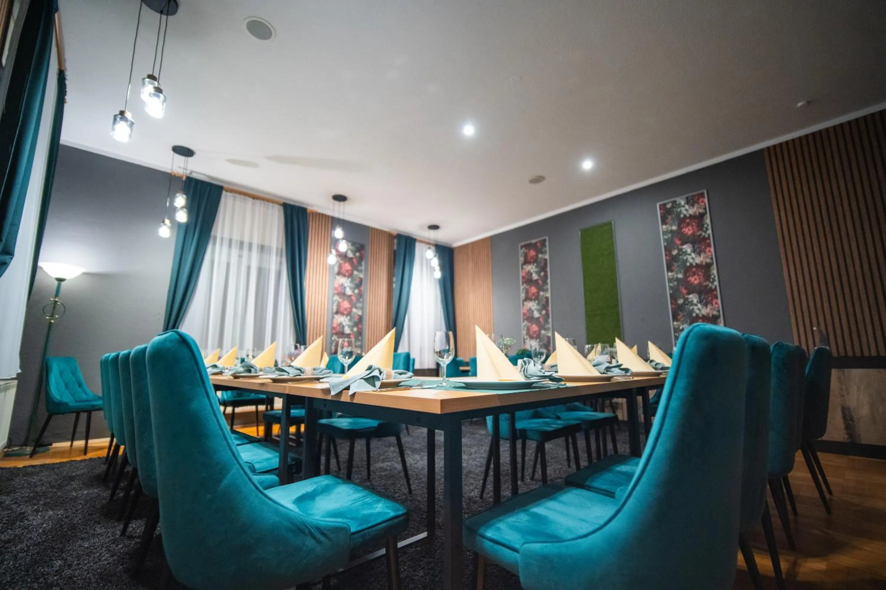 Restaurant/places to eat in Parkhotel Waldschlösschen