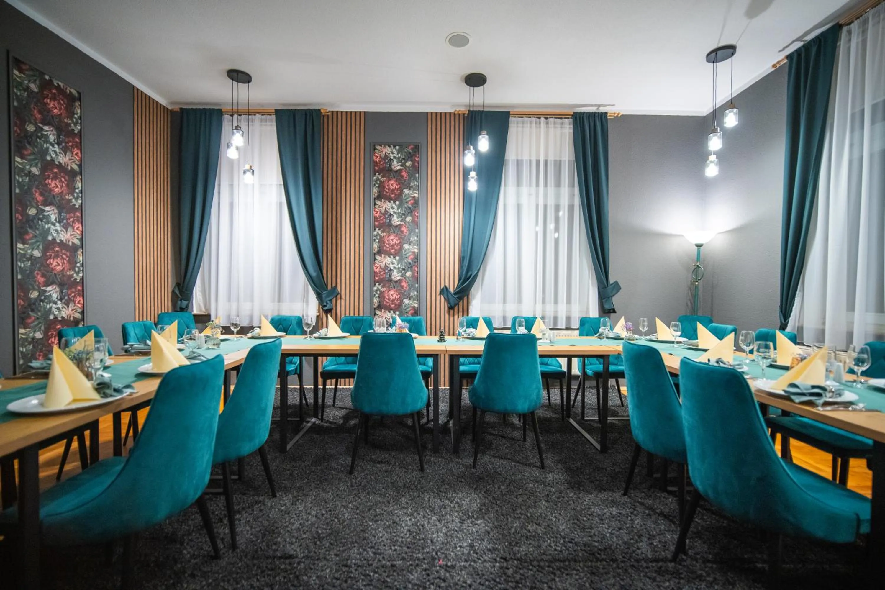 Restaurant/places to eat in Parkhotel Waldschlösschen