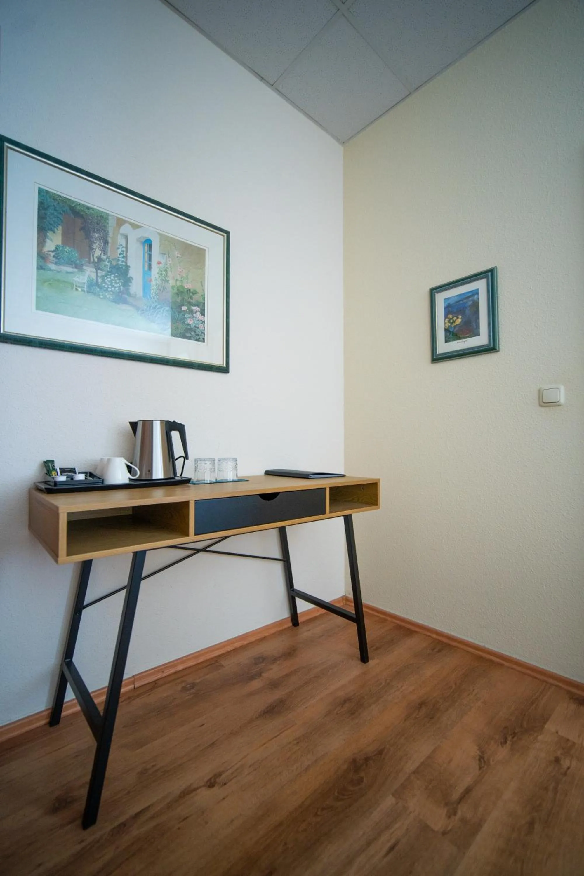 Coffee/tea facilities in Parkhotel Waldschlösschen